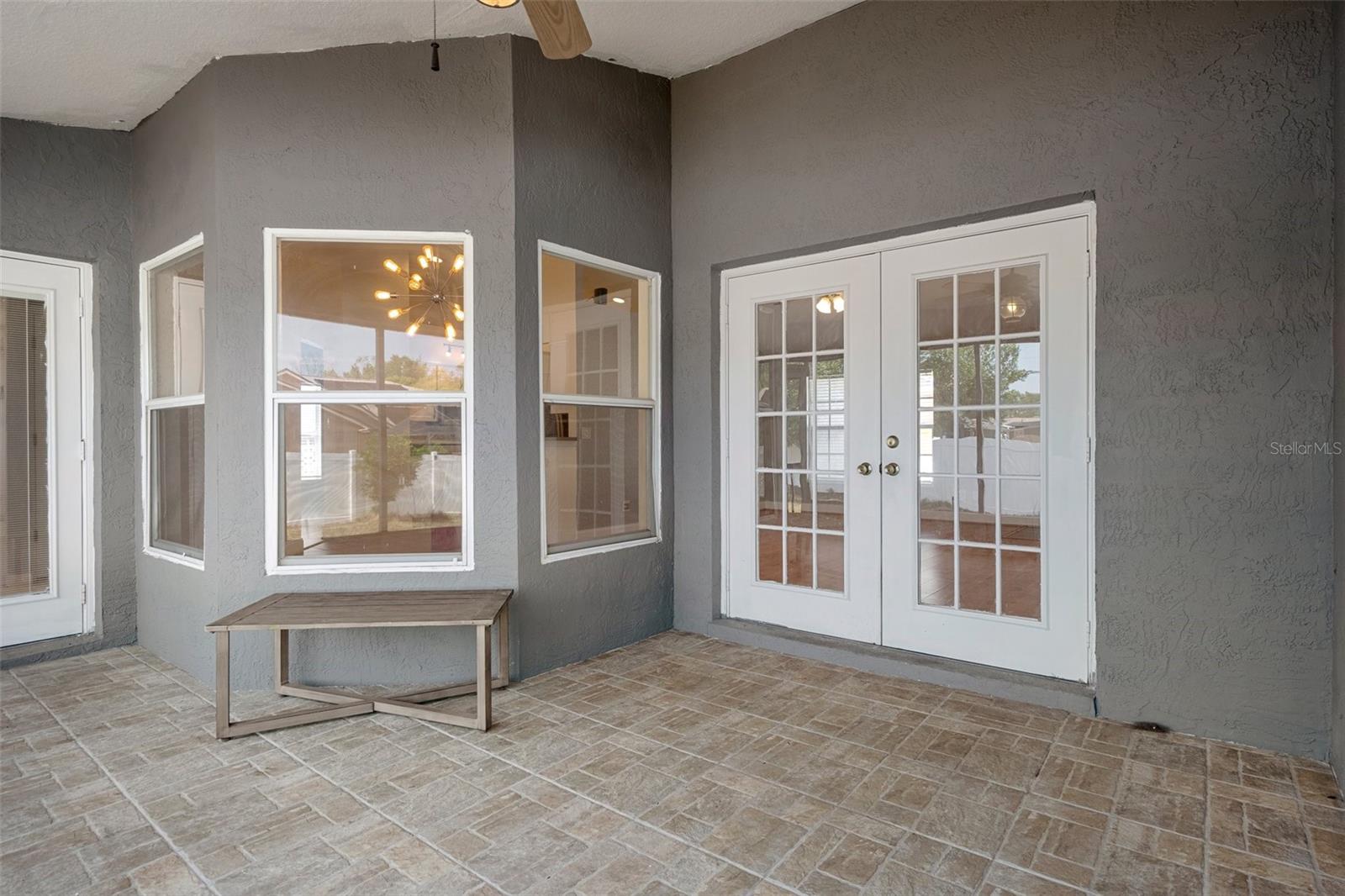 Listing photo id 35 for 10101 Langan Street