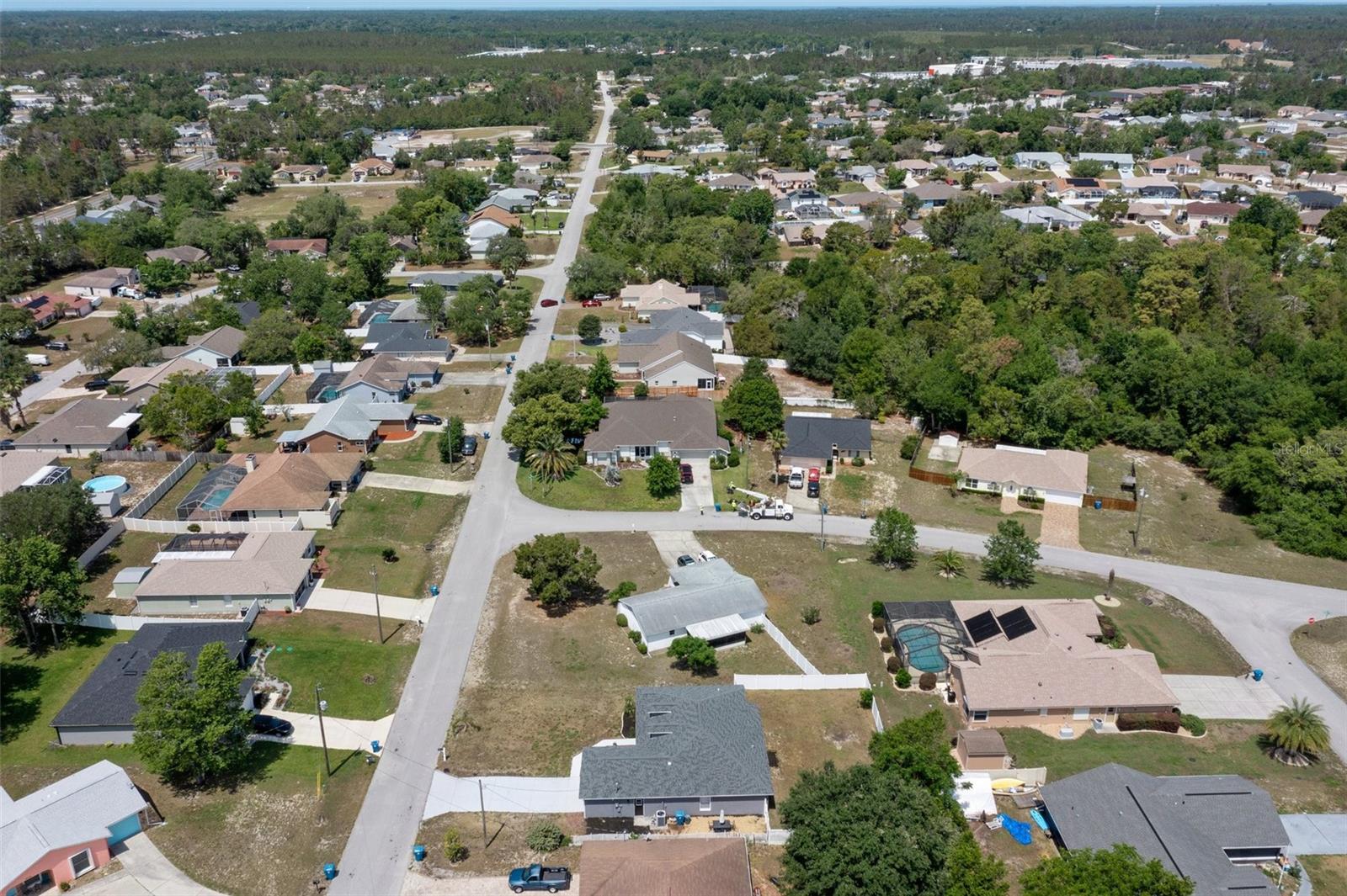 Listing photo id 41 for 10101 Langan Street