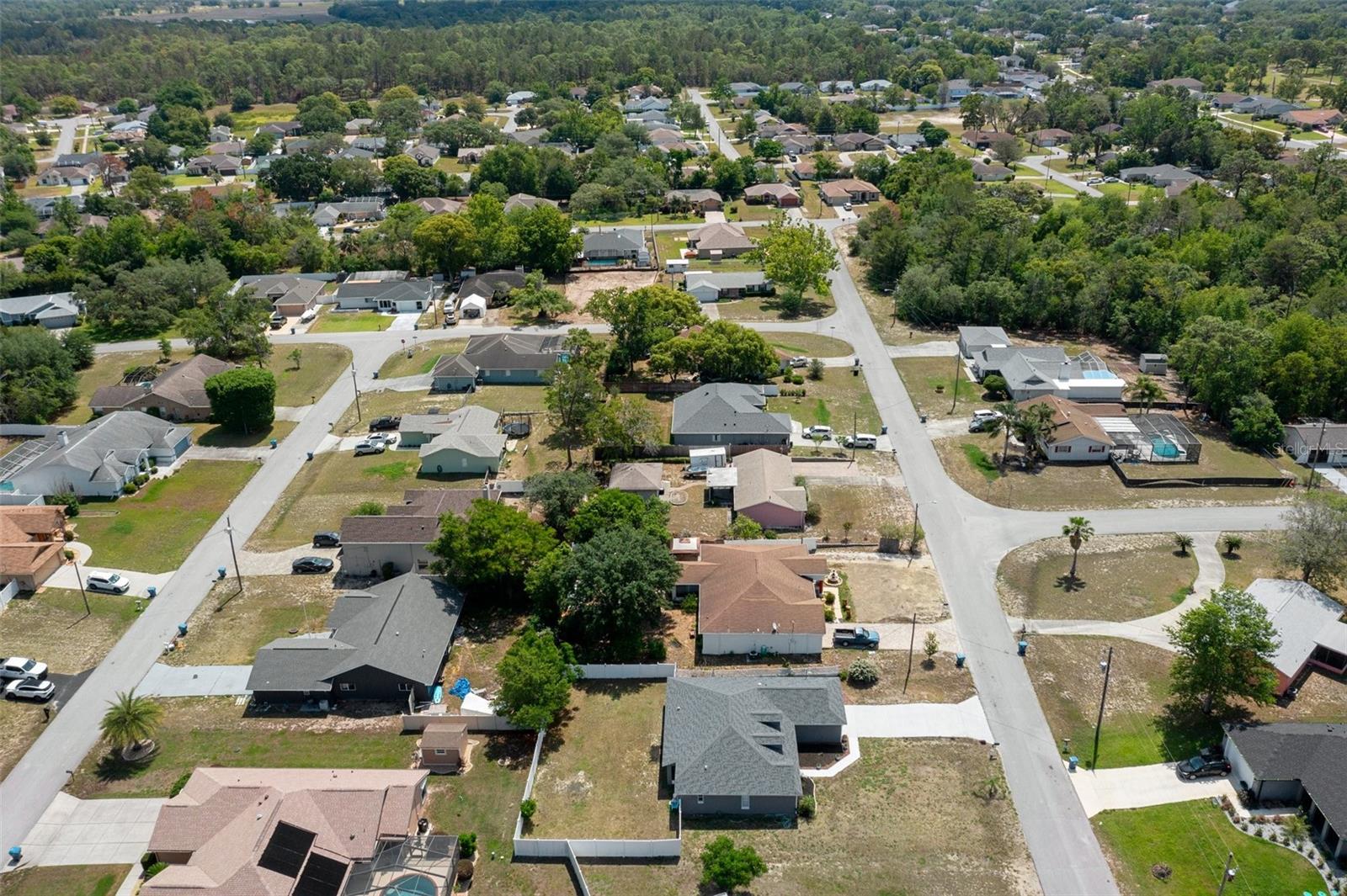 Listing photo id 44 for 10101 Langan Street