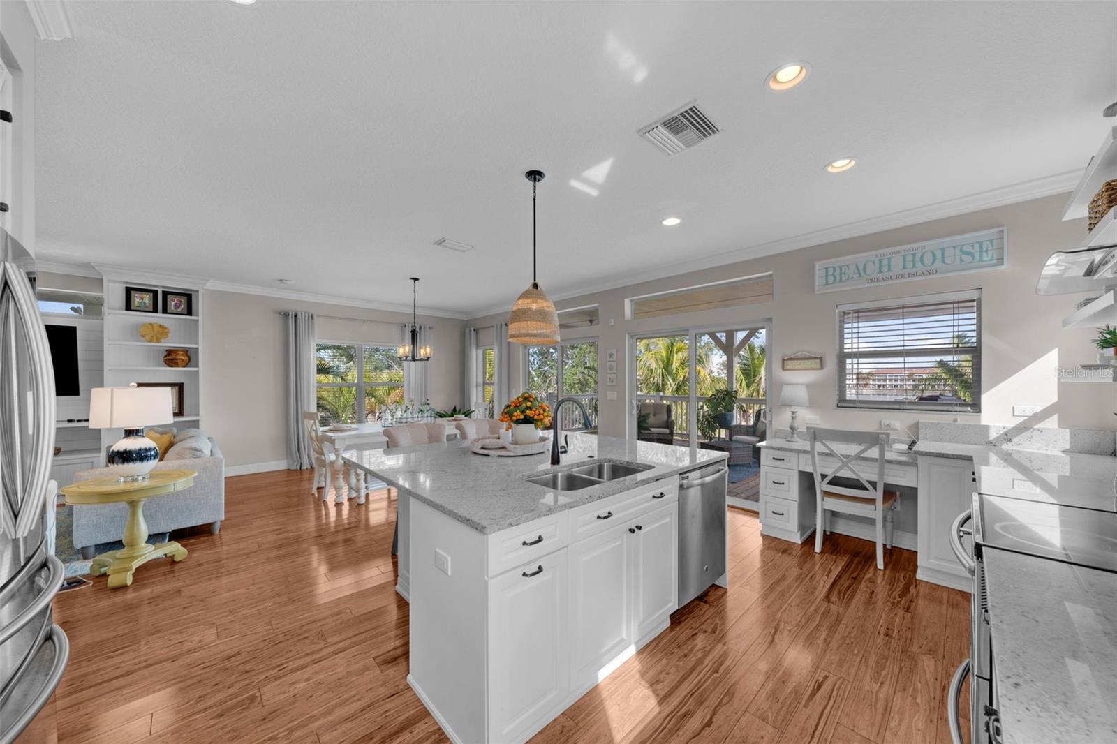 Image 17 of 65 For 12116 Lagoon Lane