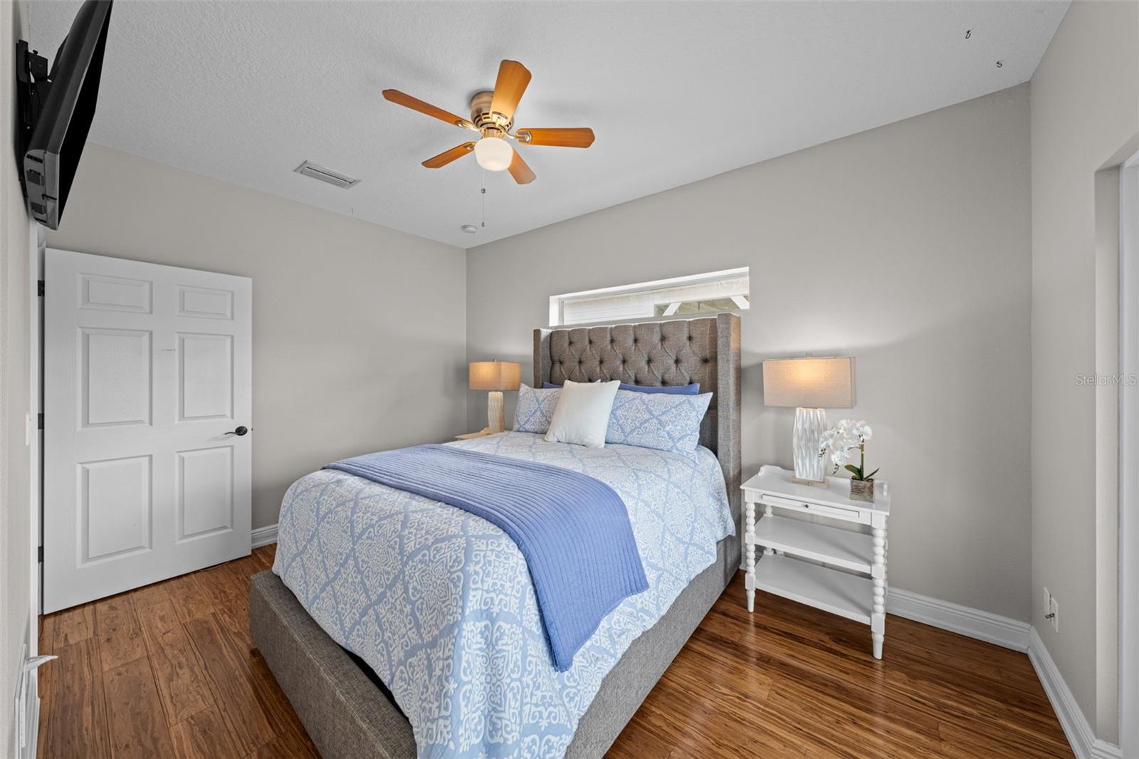 Image 34 of 65 For 12116 Lagoon Lane