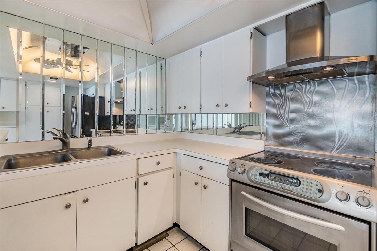 Image 12 of 40 For 1400 Gulf Boulevard 306