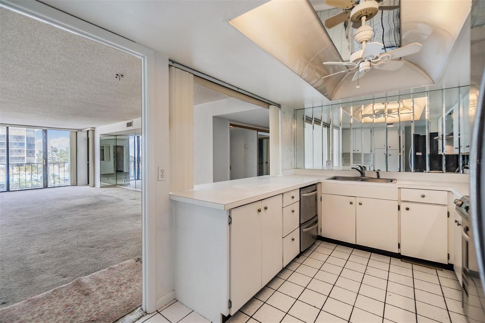 Image 13 of 40 For 1400 Gulf Boulevard 306