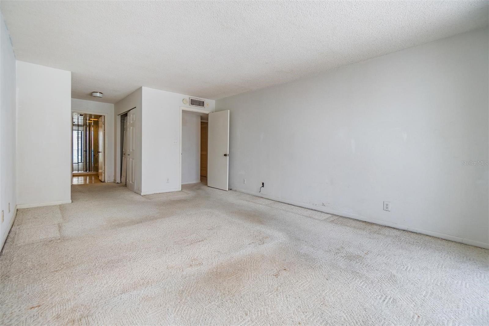 Image 15 of 40 For 1400 Gulf Boulevard 306