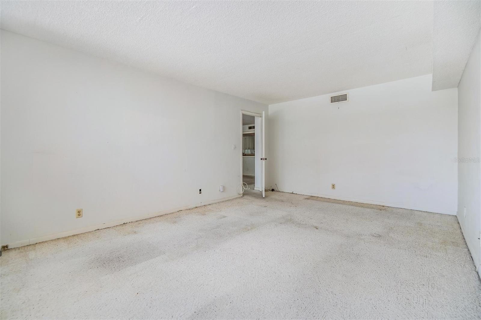 Image 19 of 40 For 1400 Gulf Boulevard 306