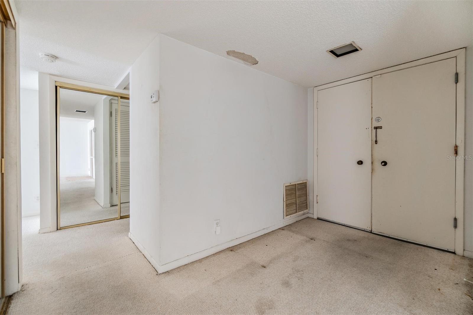 Image 6 of 40 For 1400 Gulf Boulevard 306