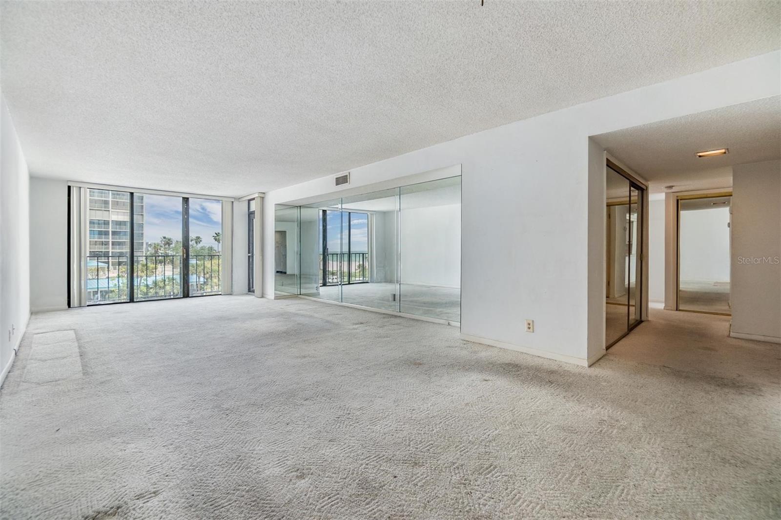 Image 7 of 40 For 1400 Gulf Boulevard 306