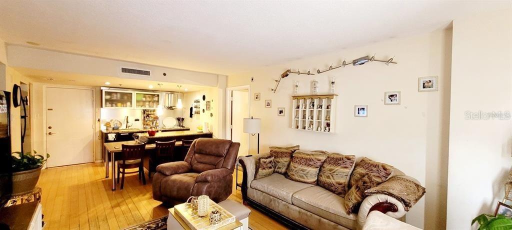 Image 12 of 16 For 701 Madison Avenue 309