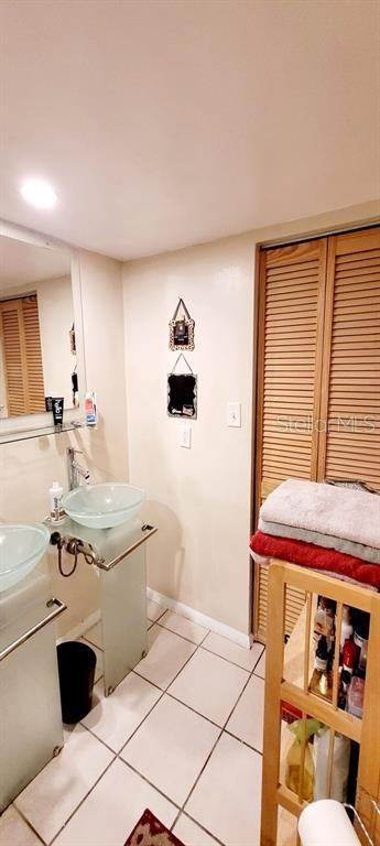 Image 9 of 16 For 701 Madison Avenue 309