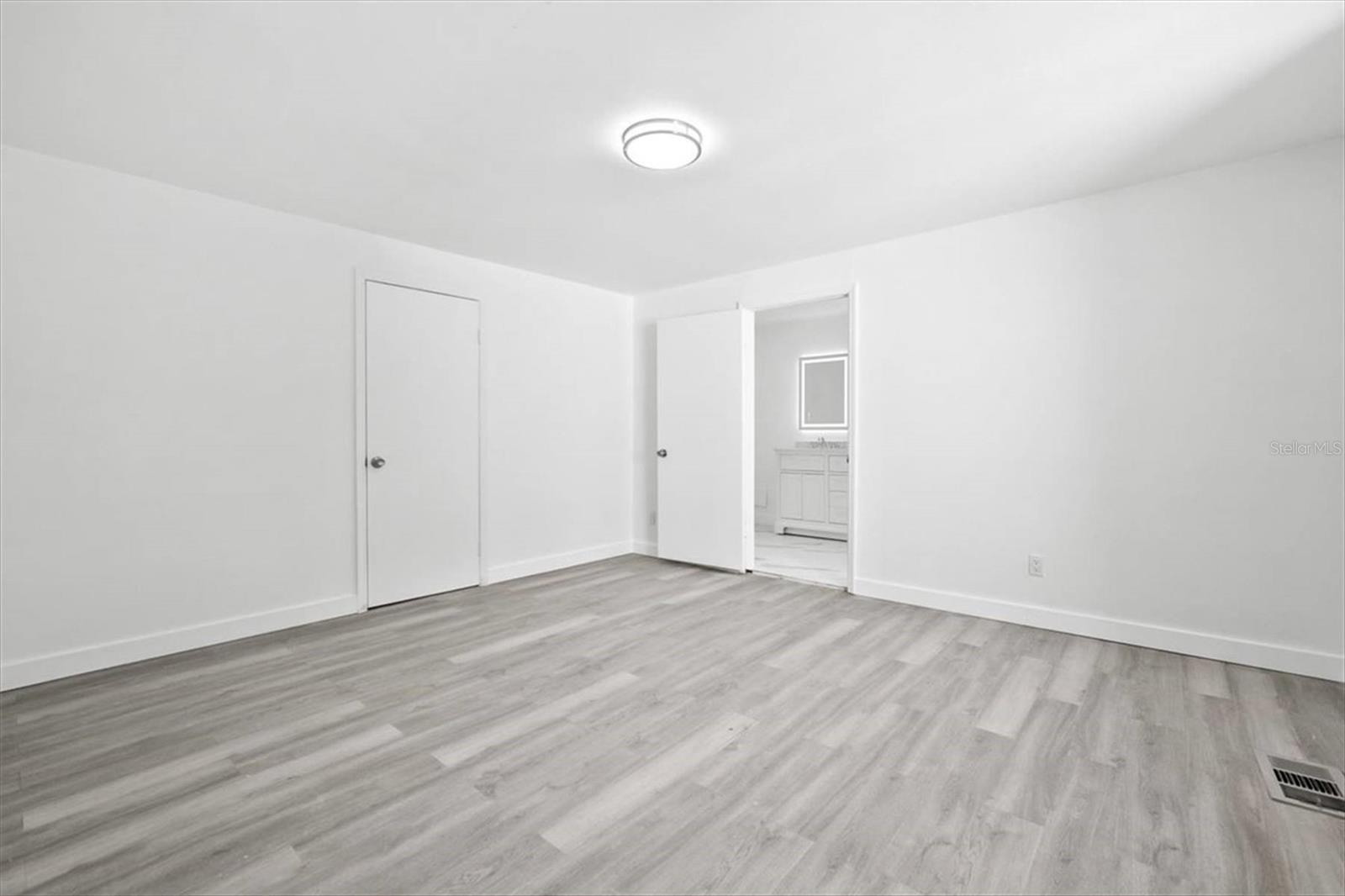 Image 22 of 48 For 8517 Indian Ridge Trail