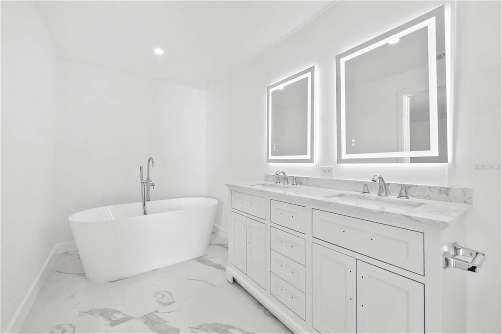 Image 27 of 48 For 8517 Indian Ridge Trail