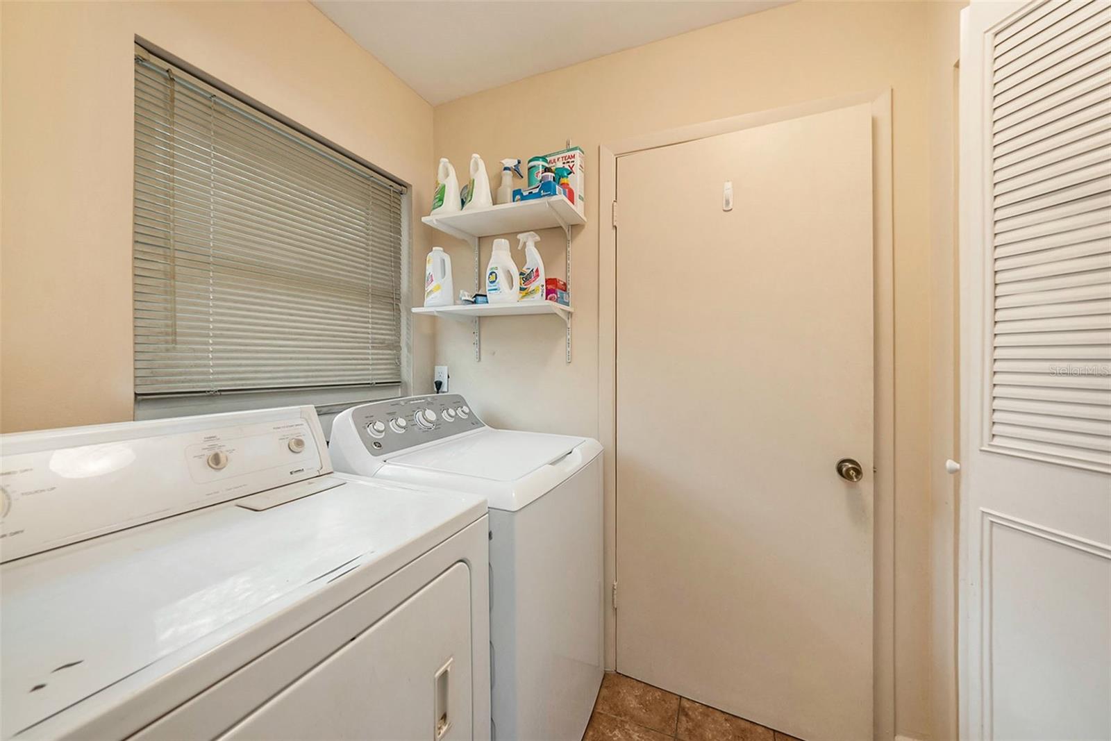 Image 12 of 27 For 8517 Woodwick Court