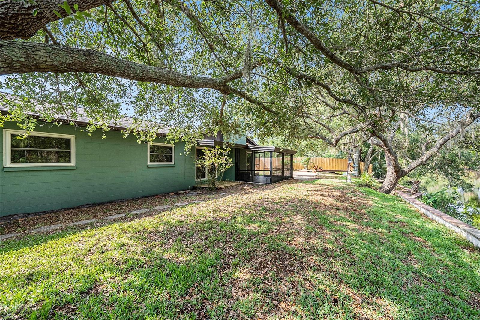 Image 25 of 27 For 8517 Woodwick Court