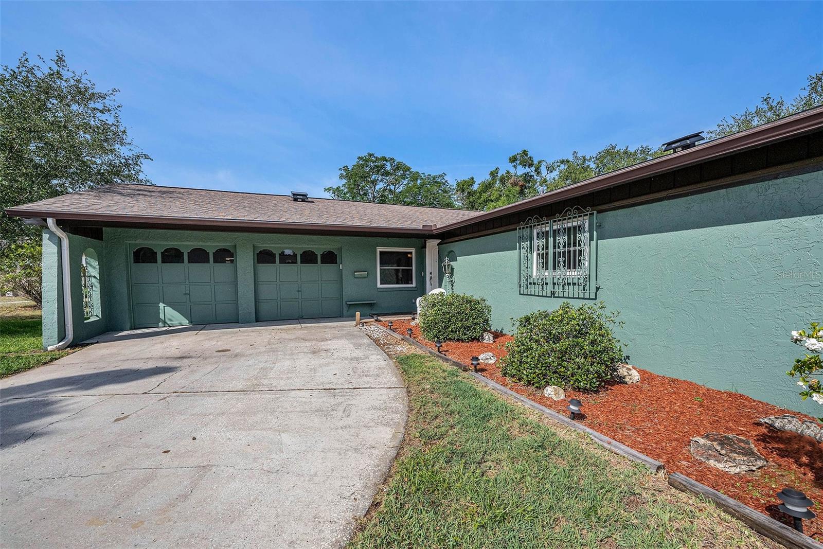 Image 4 of 27 For 8517 Woodwick Court