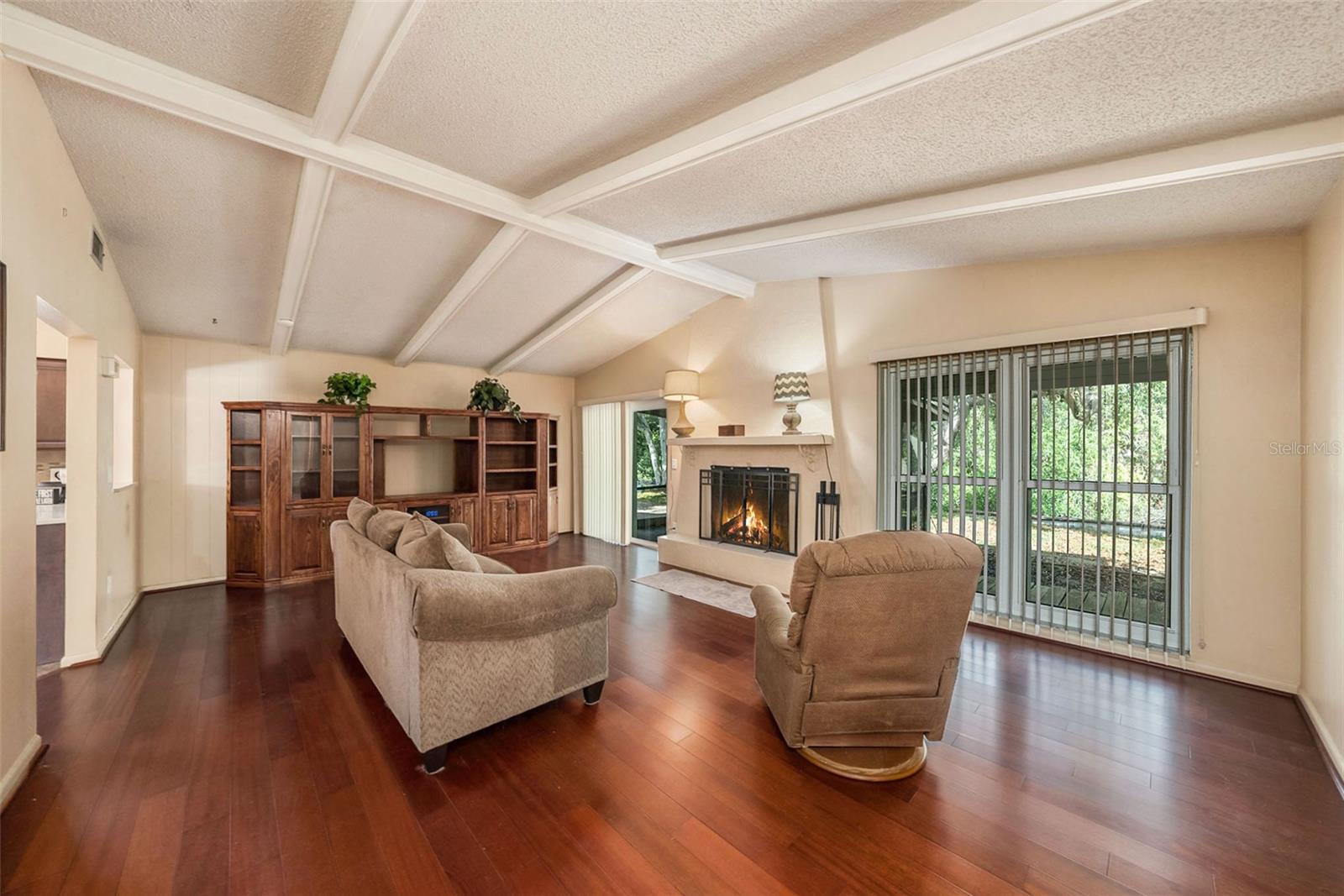 Image 5 of 27 For 8517 Woodwick Court