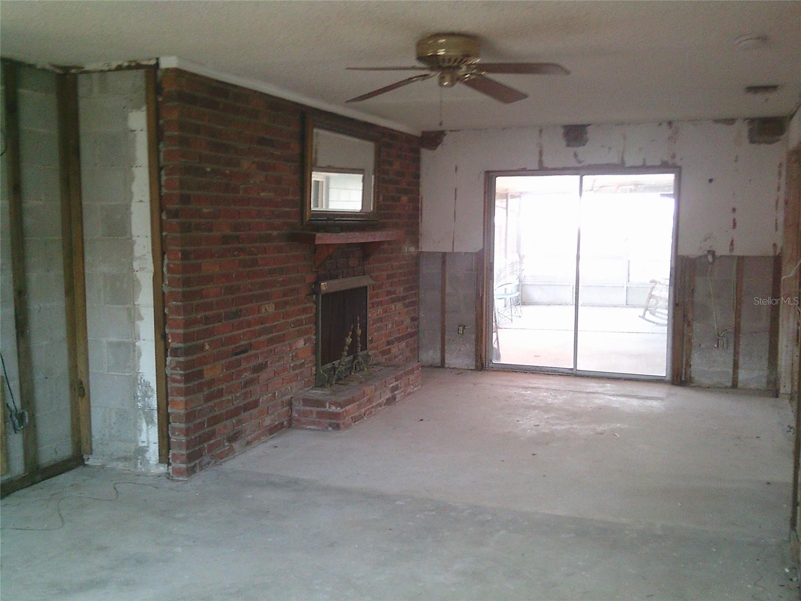 Image 11 of 25 For 212 Driftwood Place