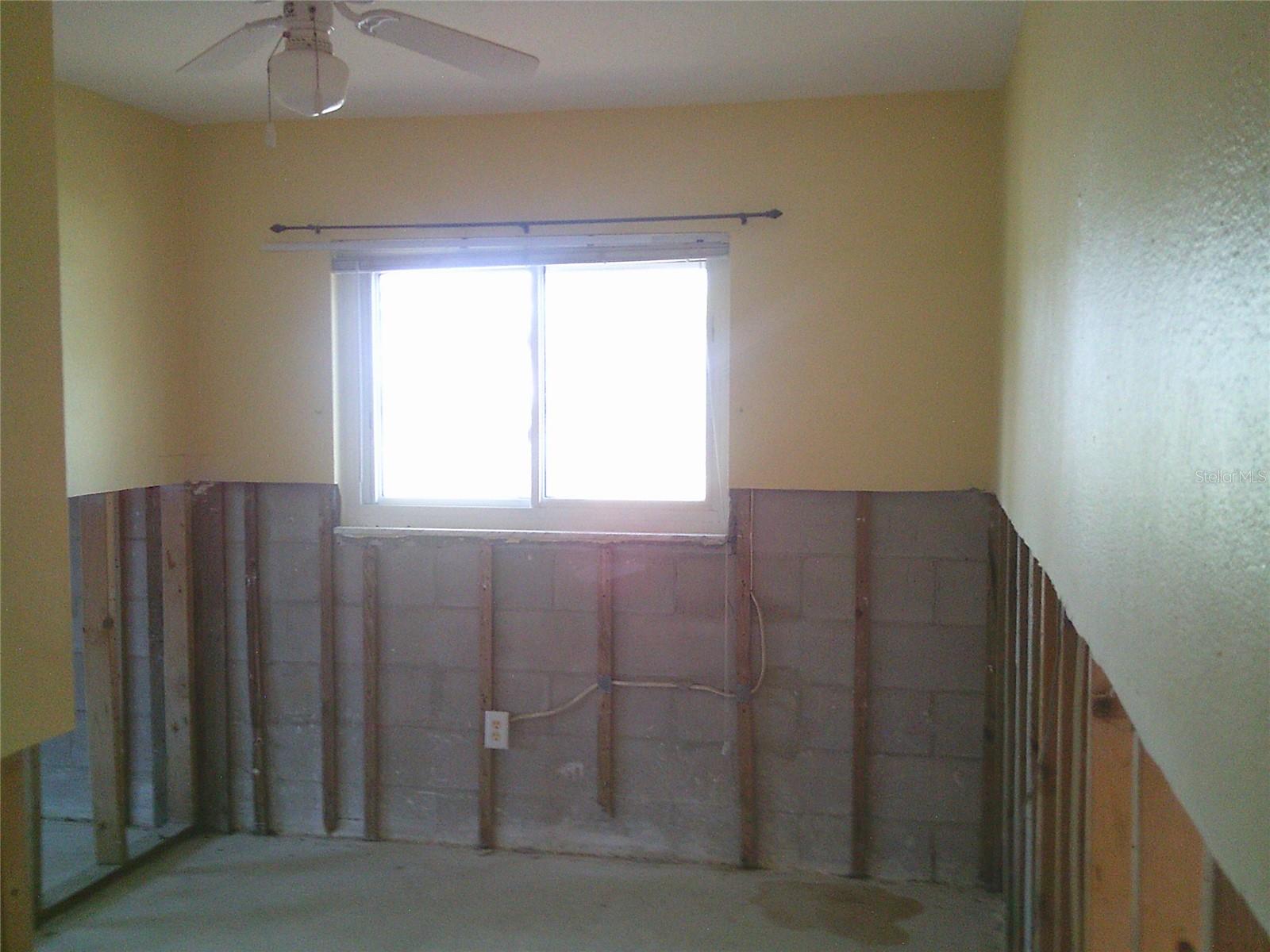 Image 16 of 25 For 212 Driftwood Place