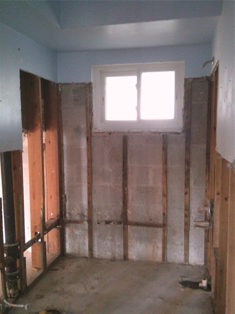 Image 18 of 25 For 212 Driftwood Place