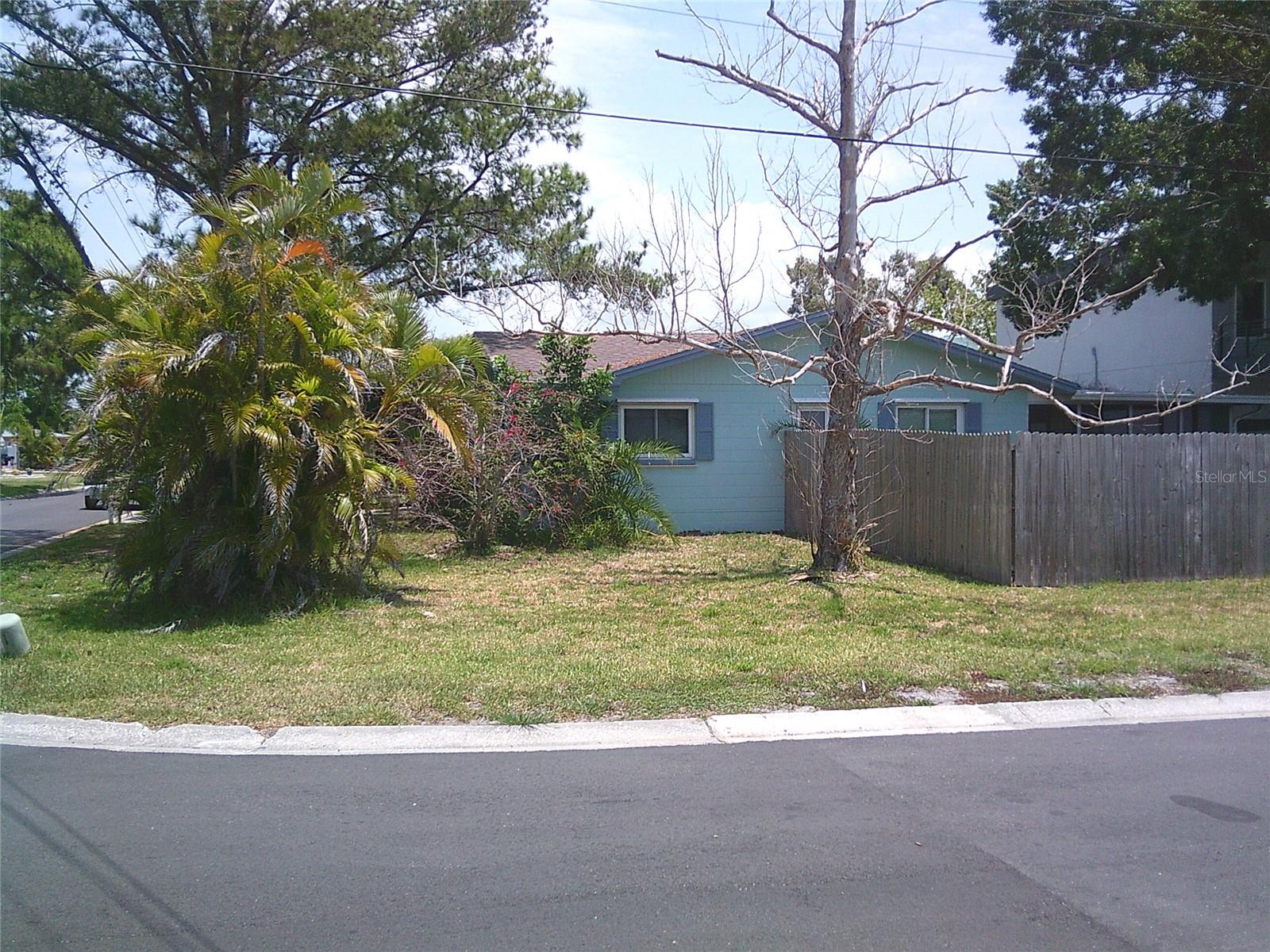 Image 21 of 25 For 212 Driftwood Place