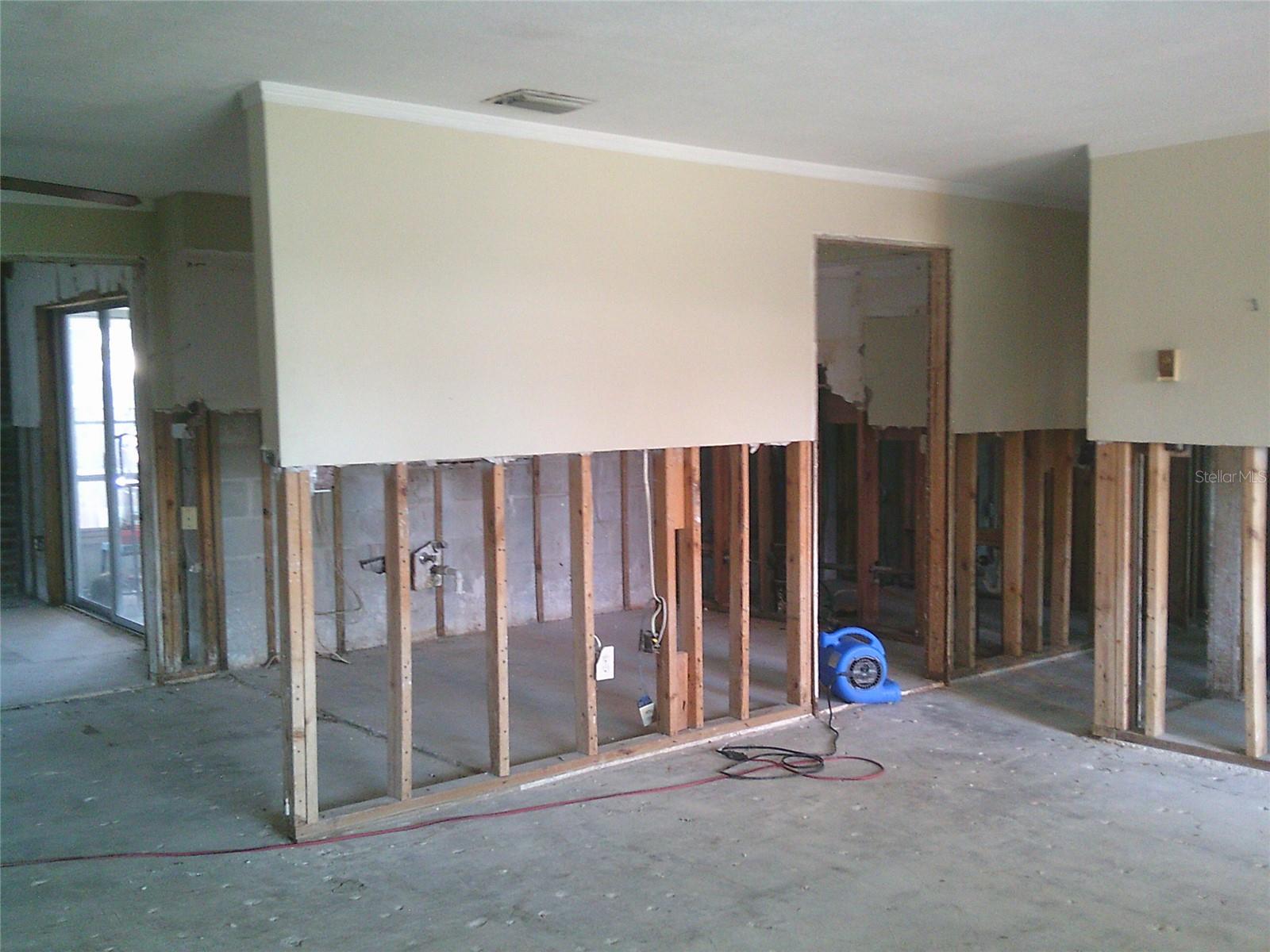 Image 6 of 25 For 212 Driftwood Place