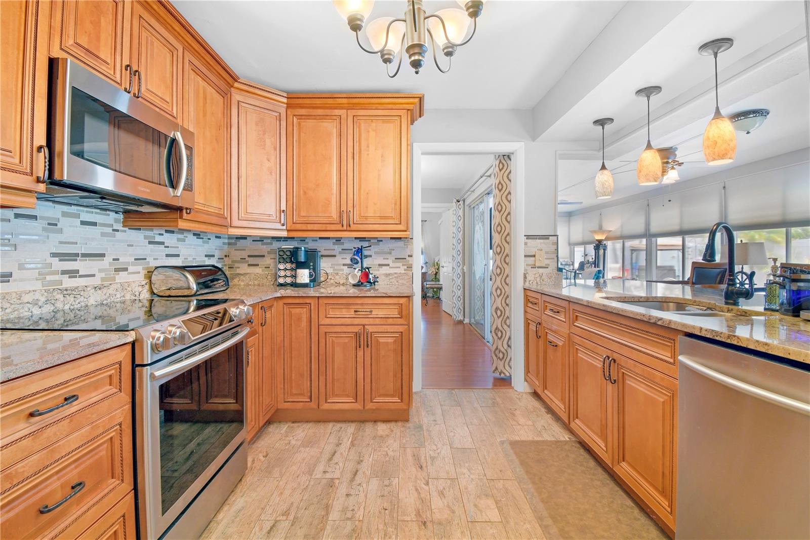 Image 19 of 76 For 7851 120th Street