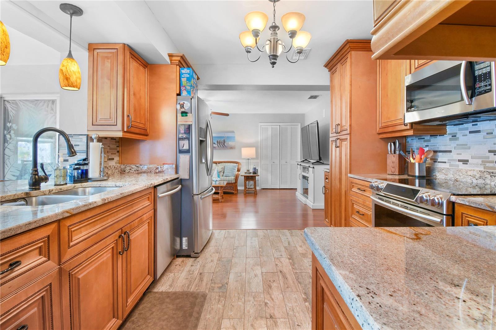 Image 20 of 76 For 7851 120th Street