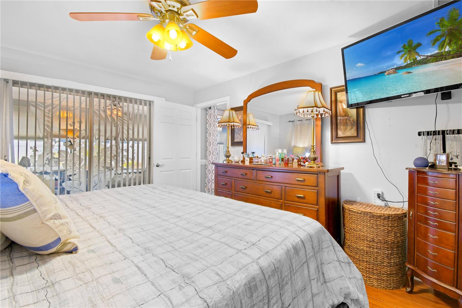 Image 33 of 76 For 7851 120th Street