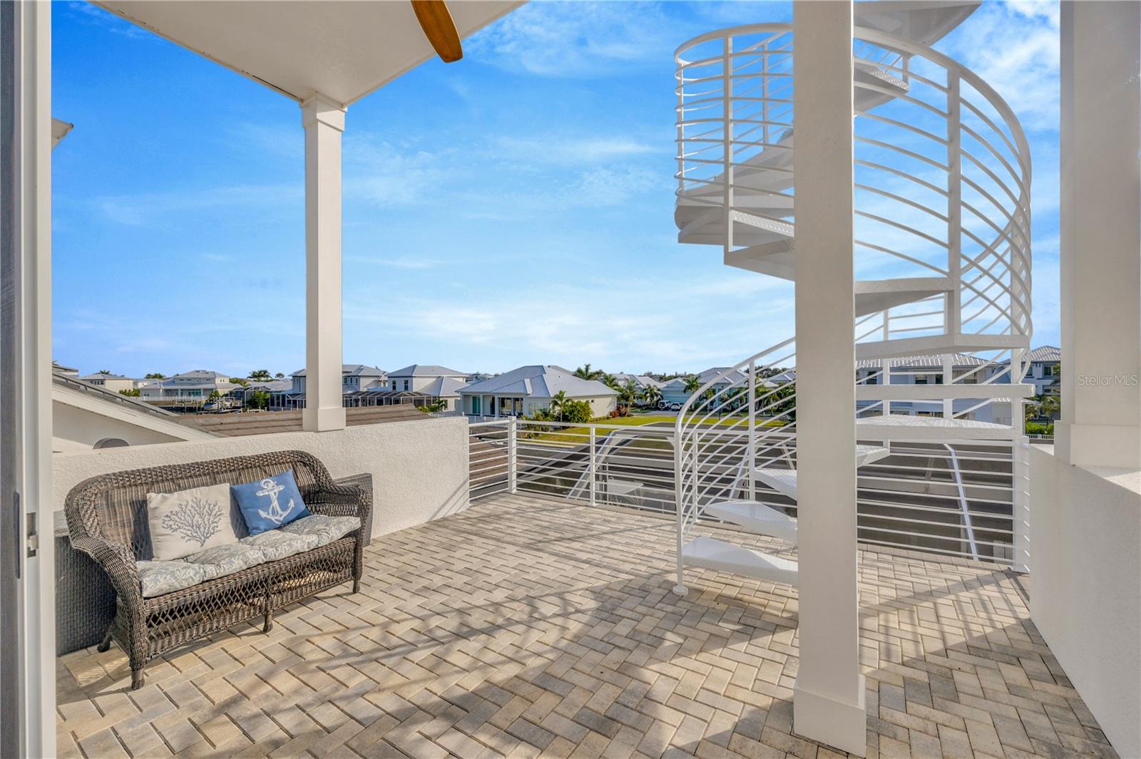 Image 10 of 31 For 615r Mirabay Boulevard