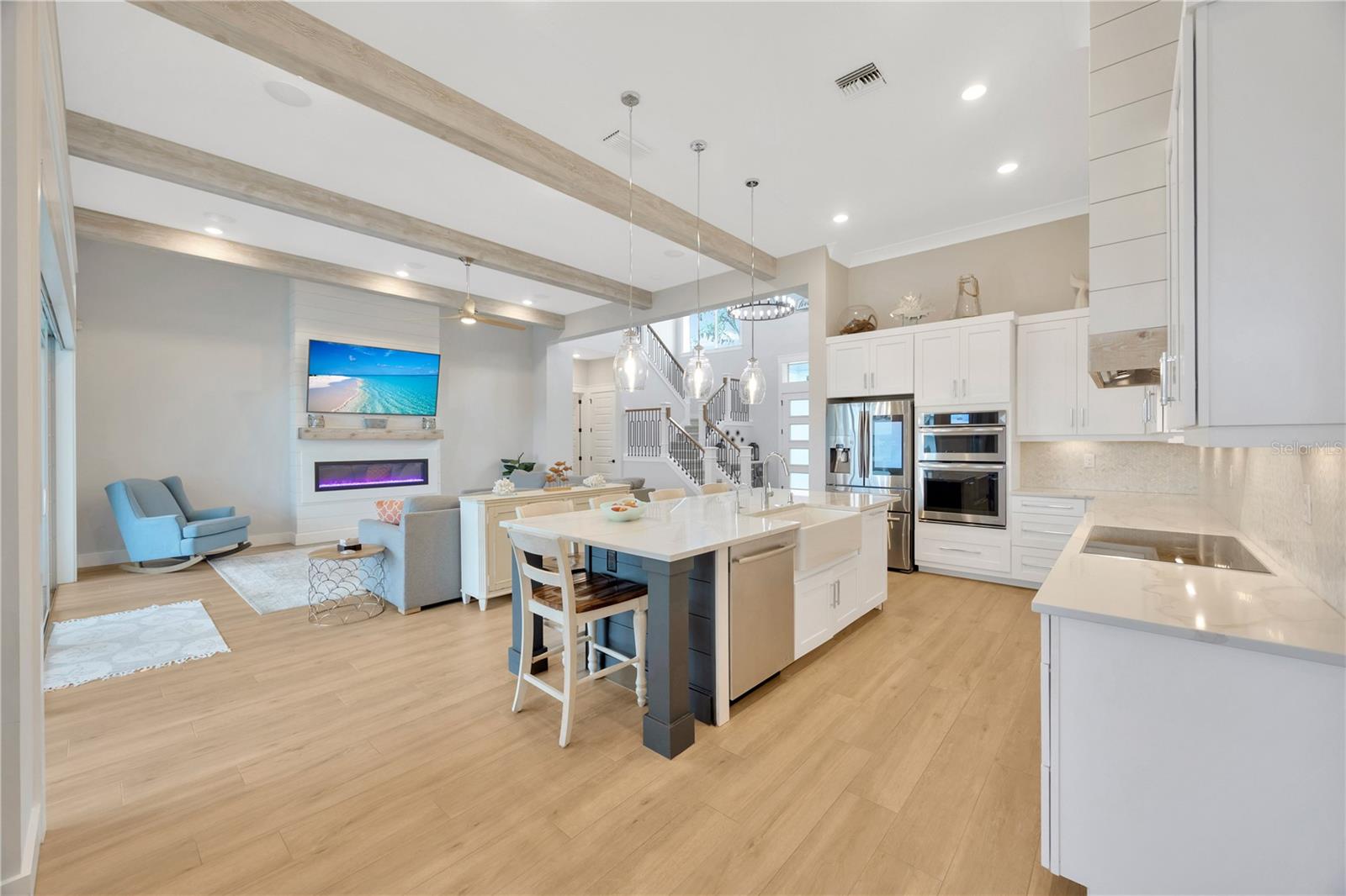 Image 4 of 31 For 615r Mirabay Boulevard
