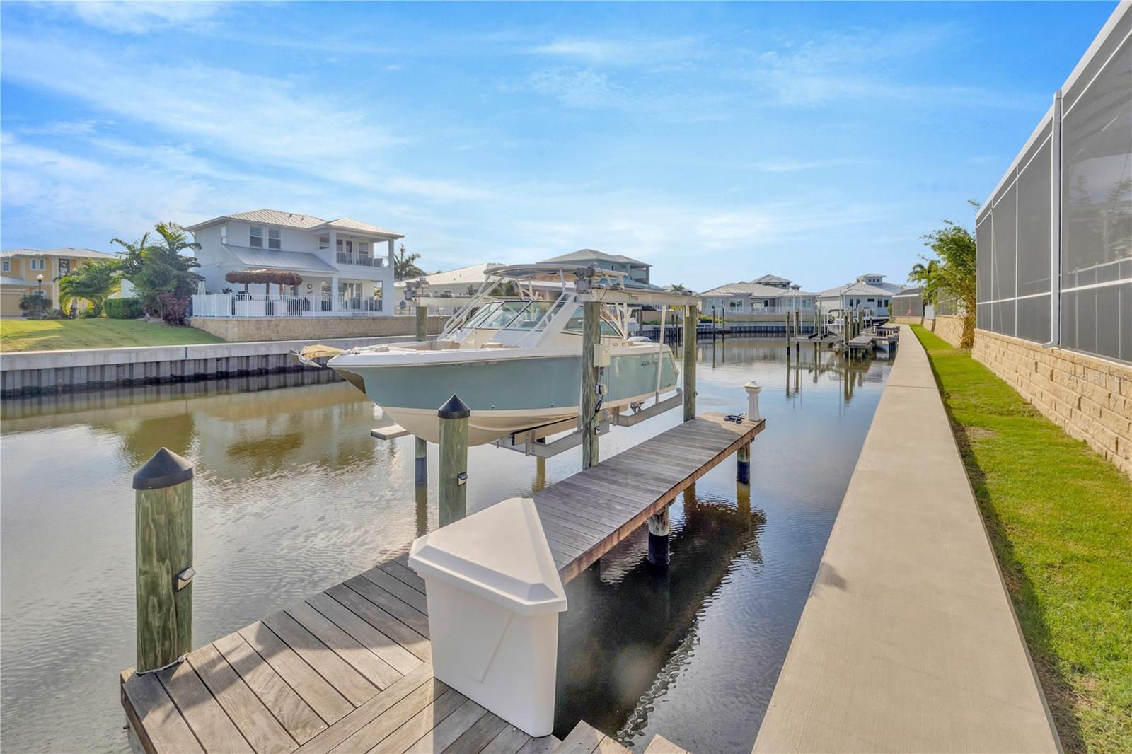 Image 7 of 31 For 615r Mirabay Boulevard
