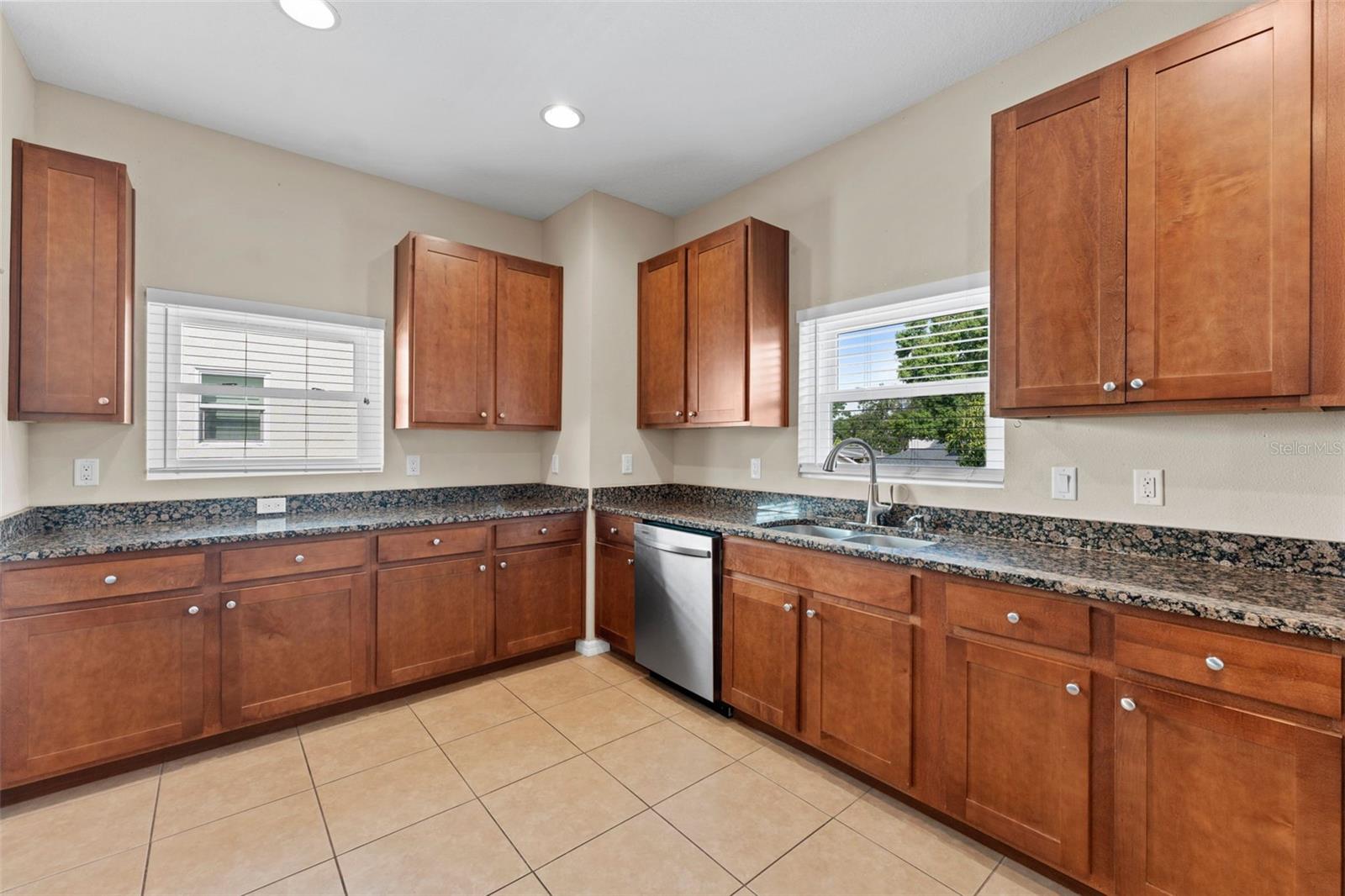 Image 16 of 41 For 3605 Bay Heights Way