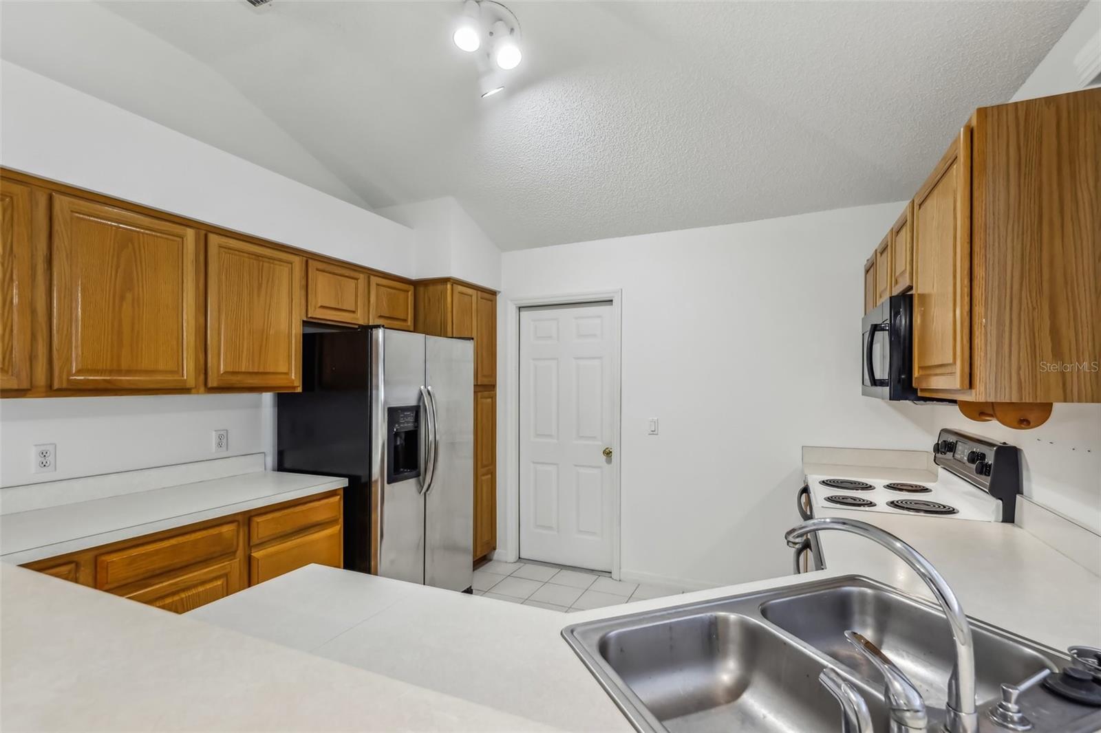 Image 4 of 27 For 515 Torres Place