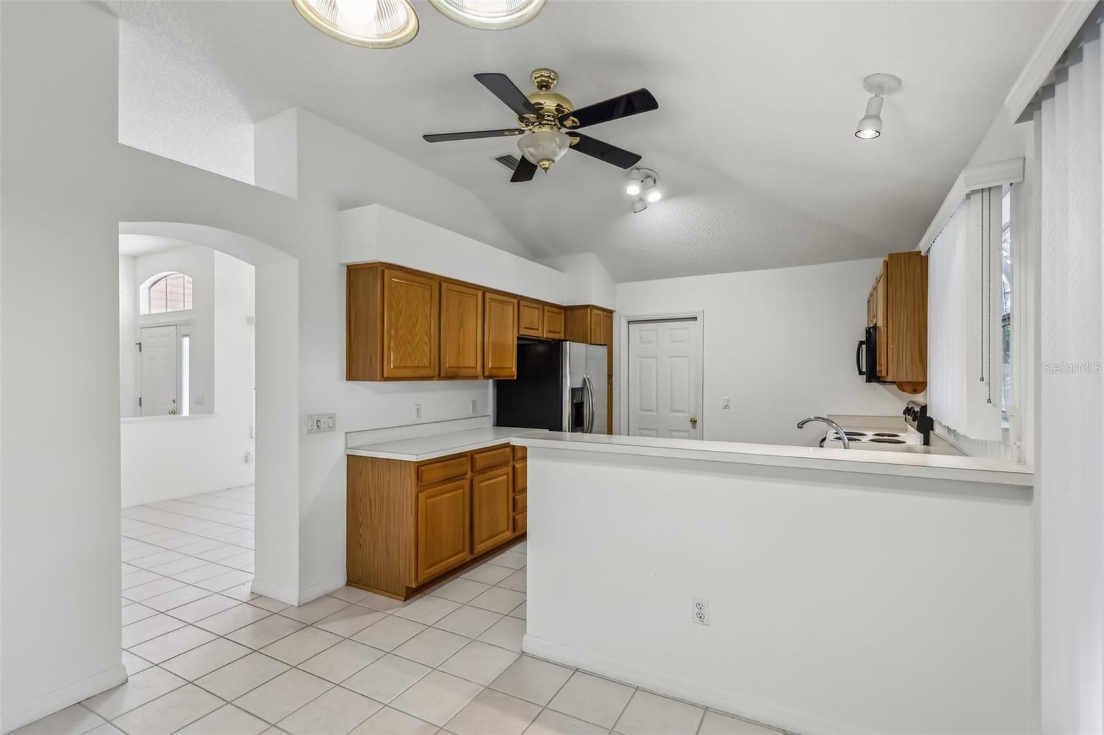 Image 6 of 27 For 515 Torres Place