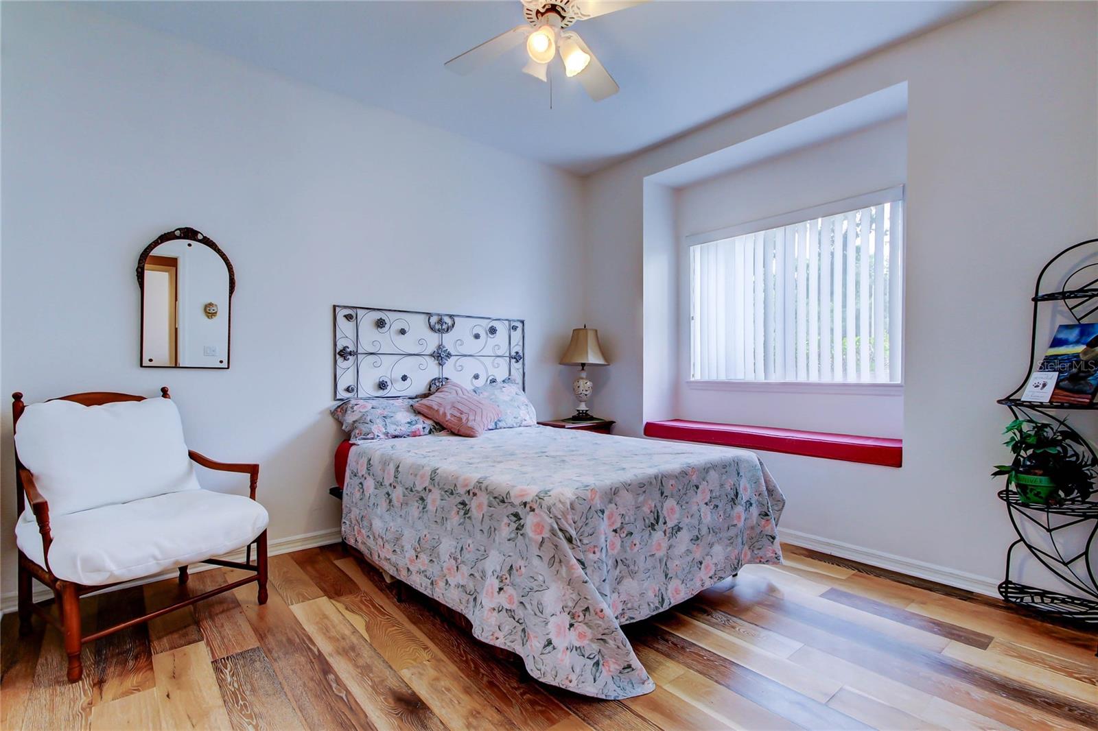 Image 32 of 65 For 15302 Lake Maurine Drive