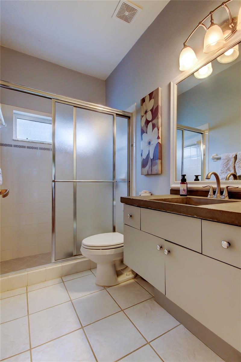 Image 34 of 65 For 15302 Lake Maurine Drive