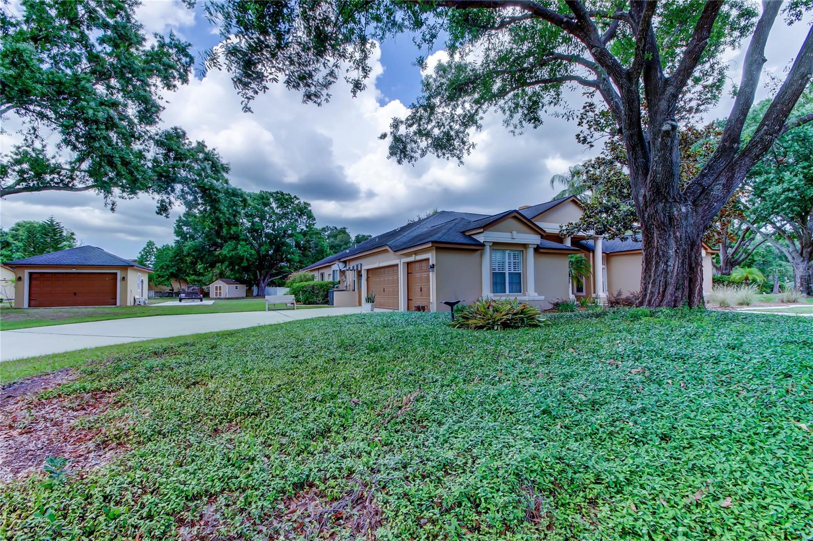 Image 4 of 65 For 15302 Lake Maurine Drive