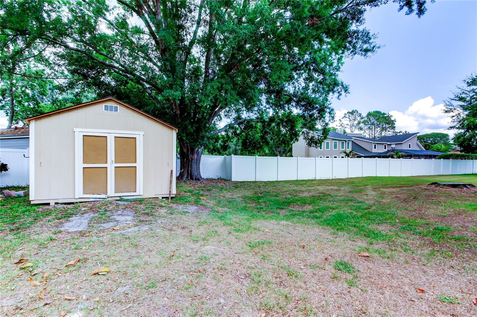 Image 53 of 65 For 15302 Lake Maurine Drive