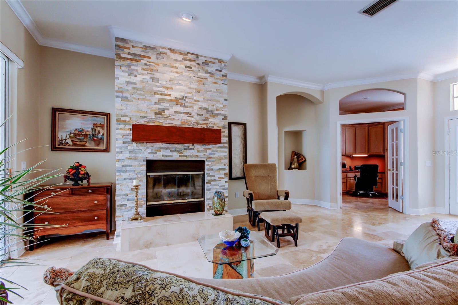 Image 9 of 65 For 15302 Lake Maurine Drive