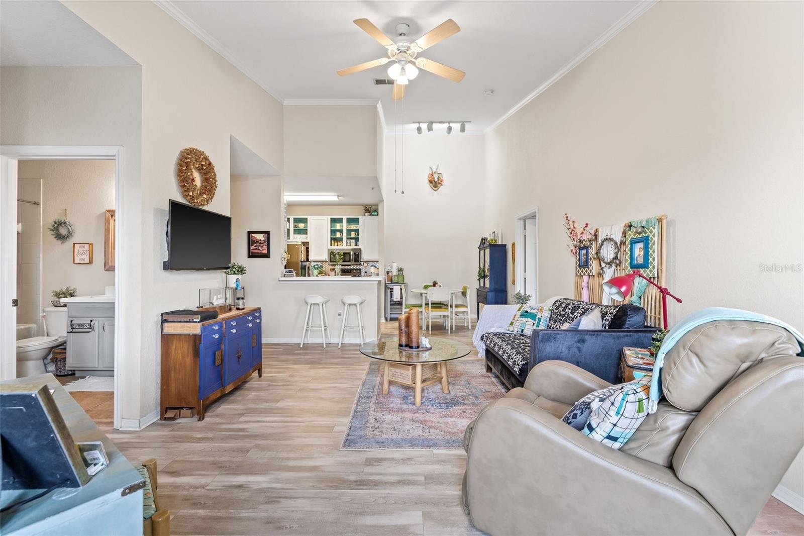 Image 11 of 56 For 10203 Courtney Palms Boulevard 301