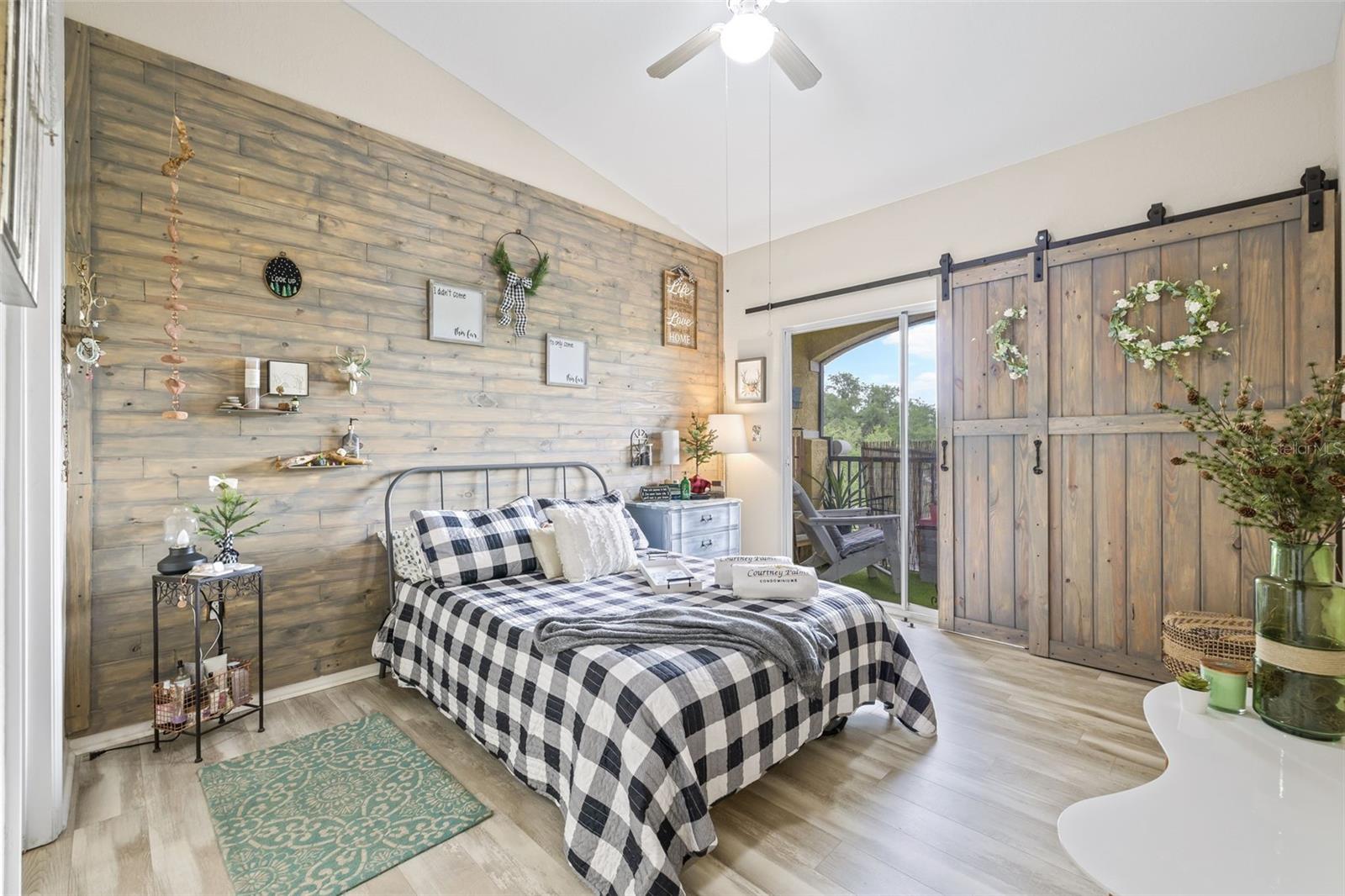 Image 22 of 56 For 10203 Courtney Palms Boulevard 301