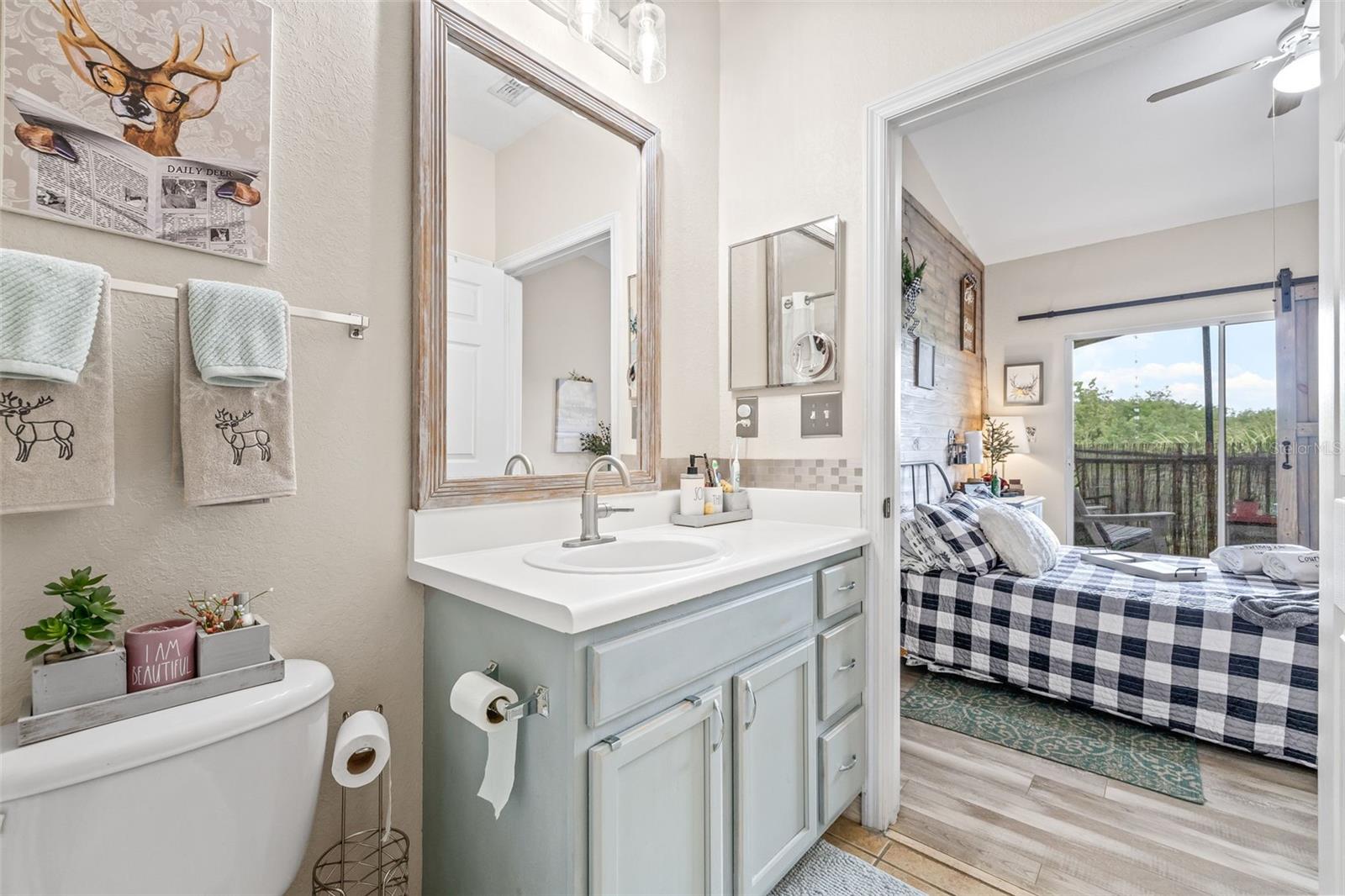 Image 27 of 56 For 10203 Courtney Palms Boulevard 301