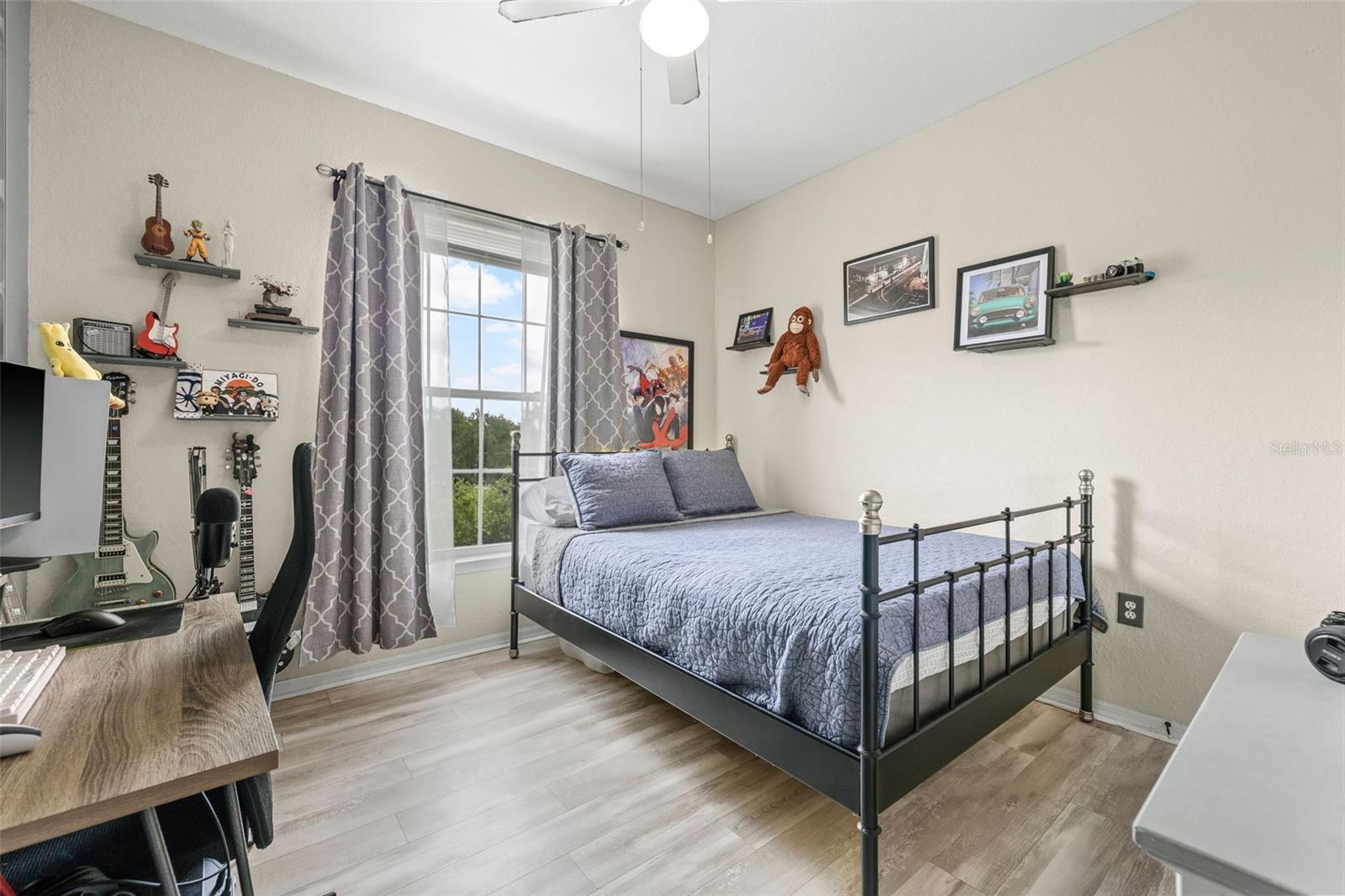 Image 30 of 56 For 10203 Courtney Palms Boulevard 301