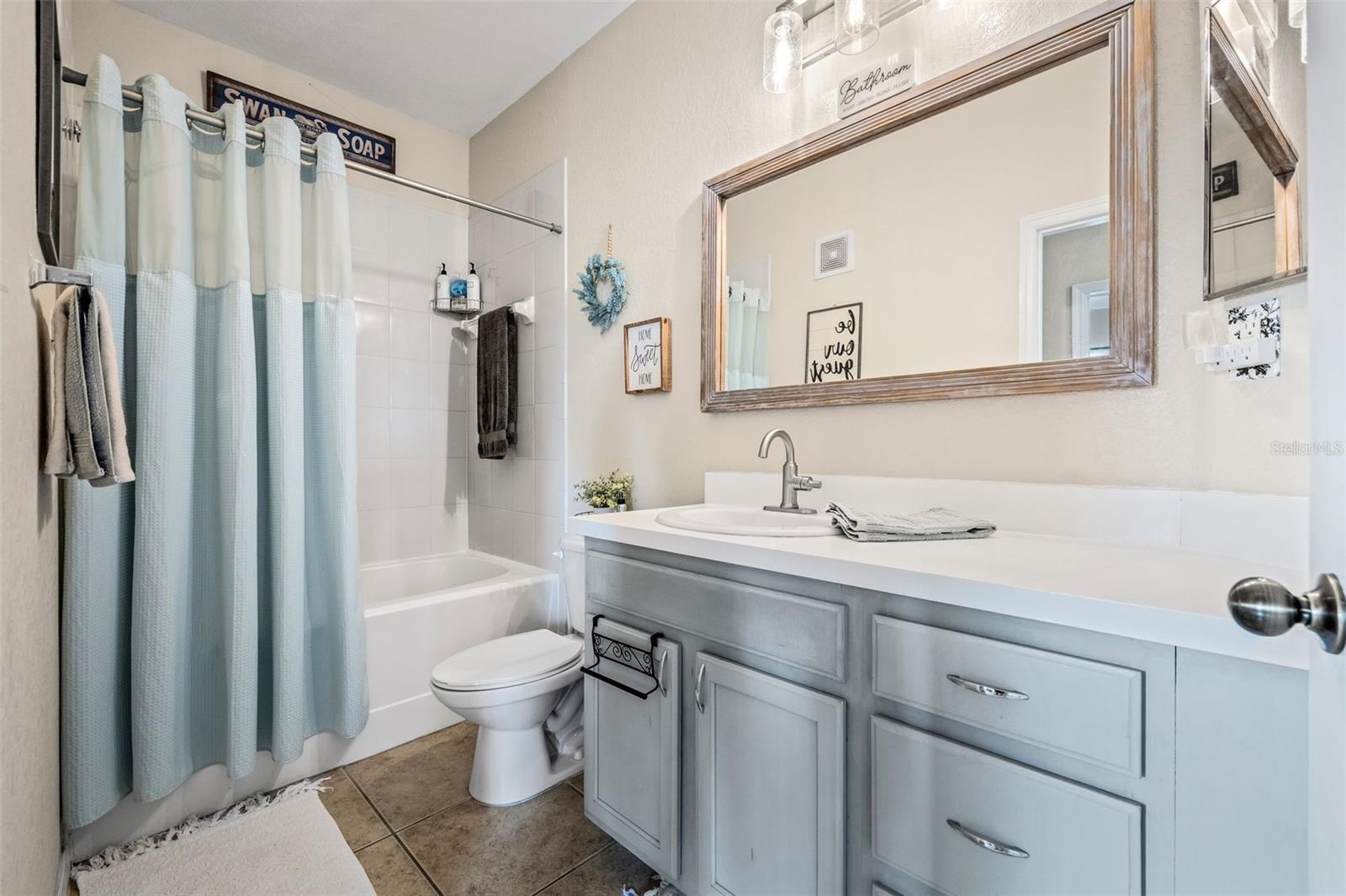 Image 33 of 56 For 10203 Courtney Palms Boulevard 301
