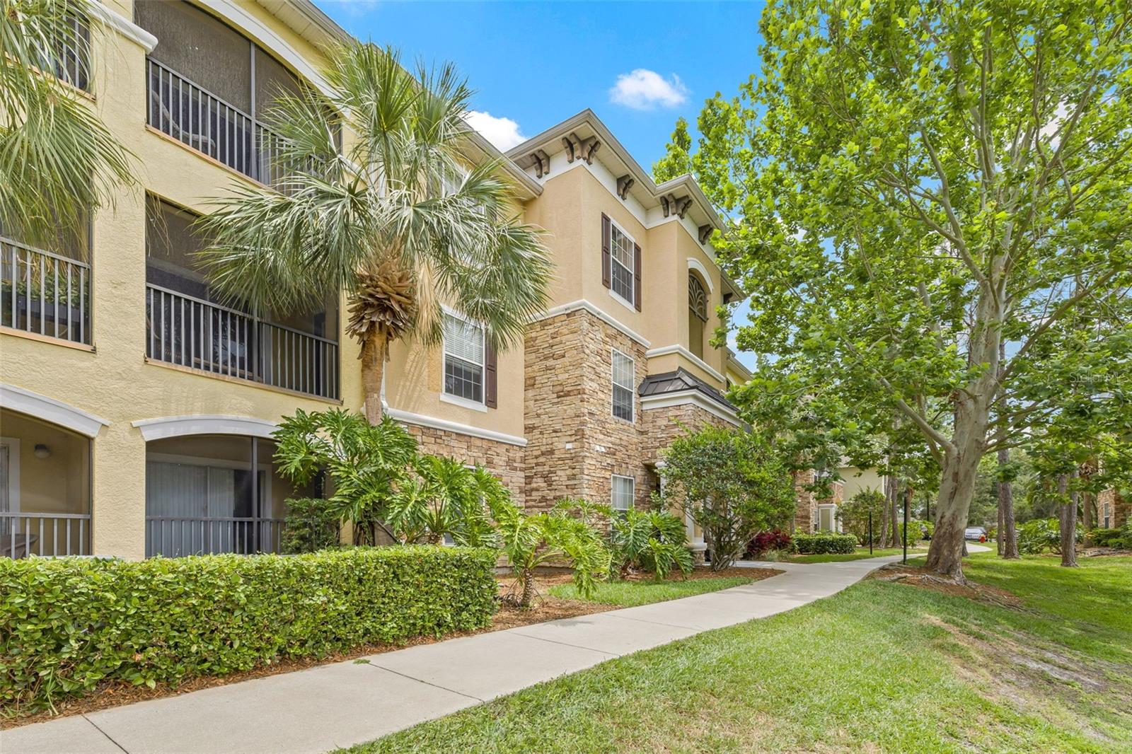 Image 37 of 56 For 10203 Courtney Palms Boulevard 301