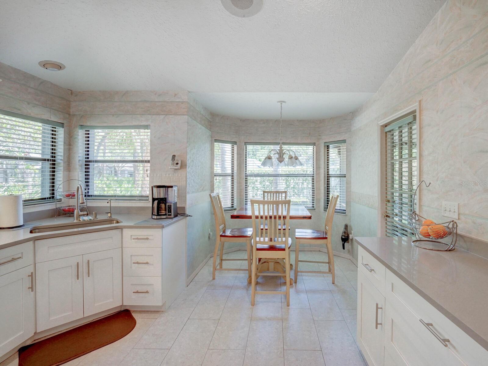 Image 10 of 38 For 934 Lucas Lane