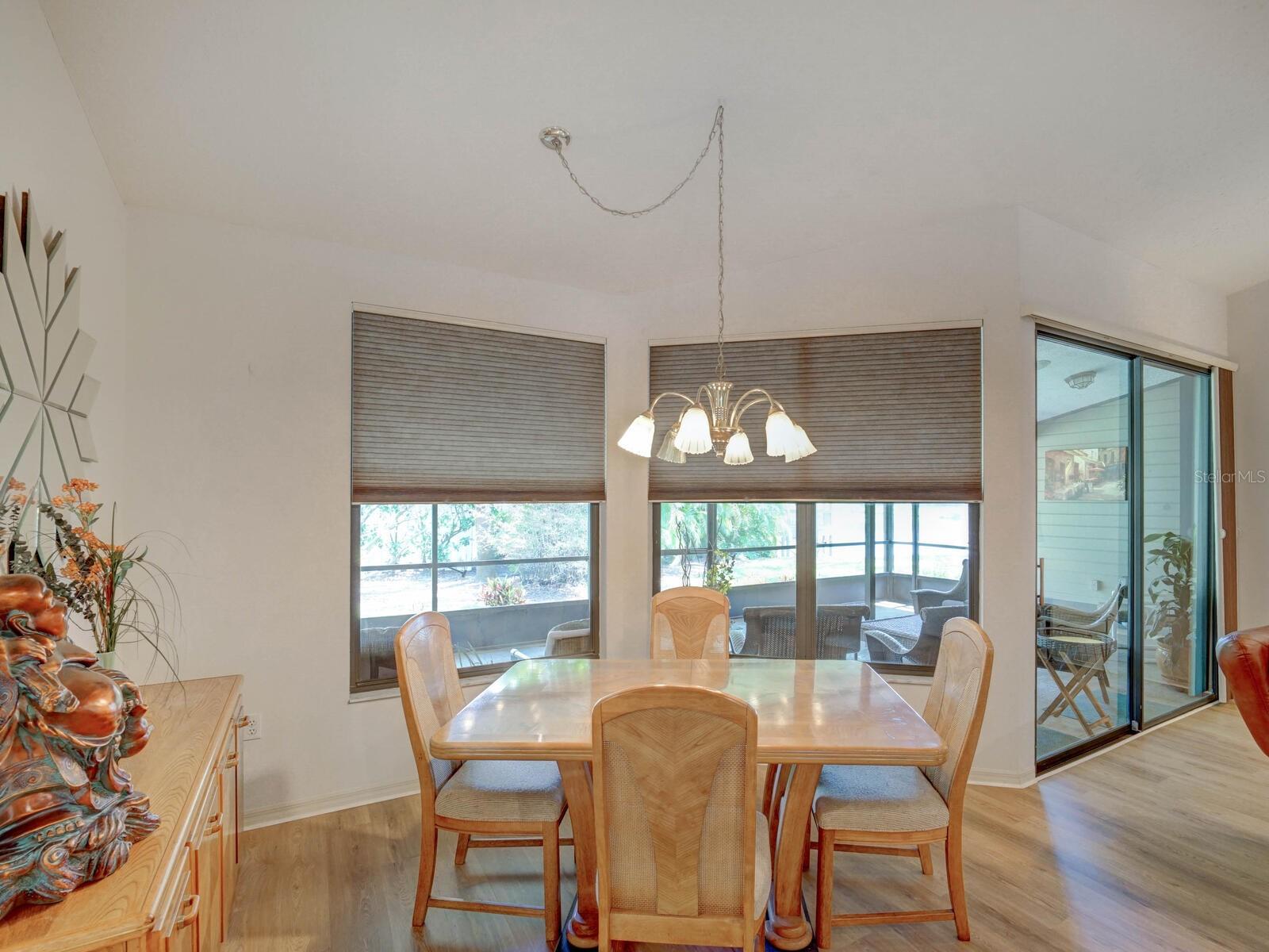 Image 6 of 38 For 934 Lucas Lane