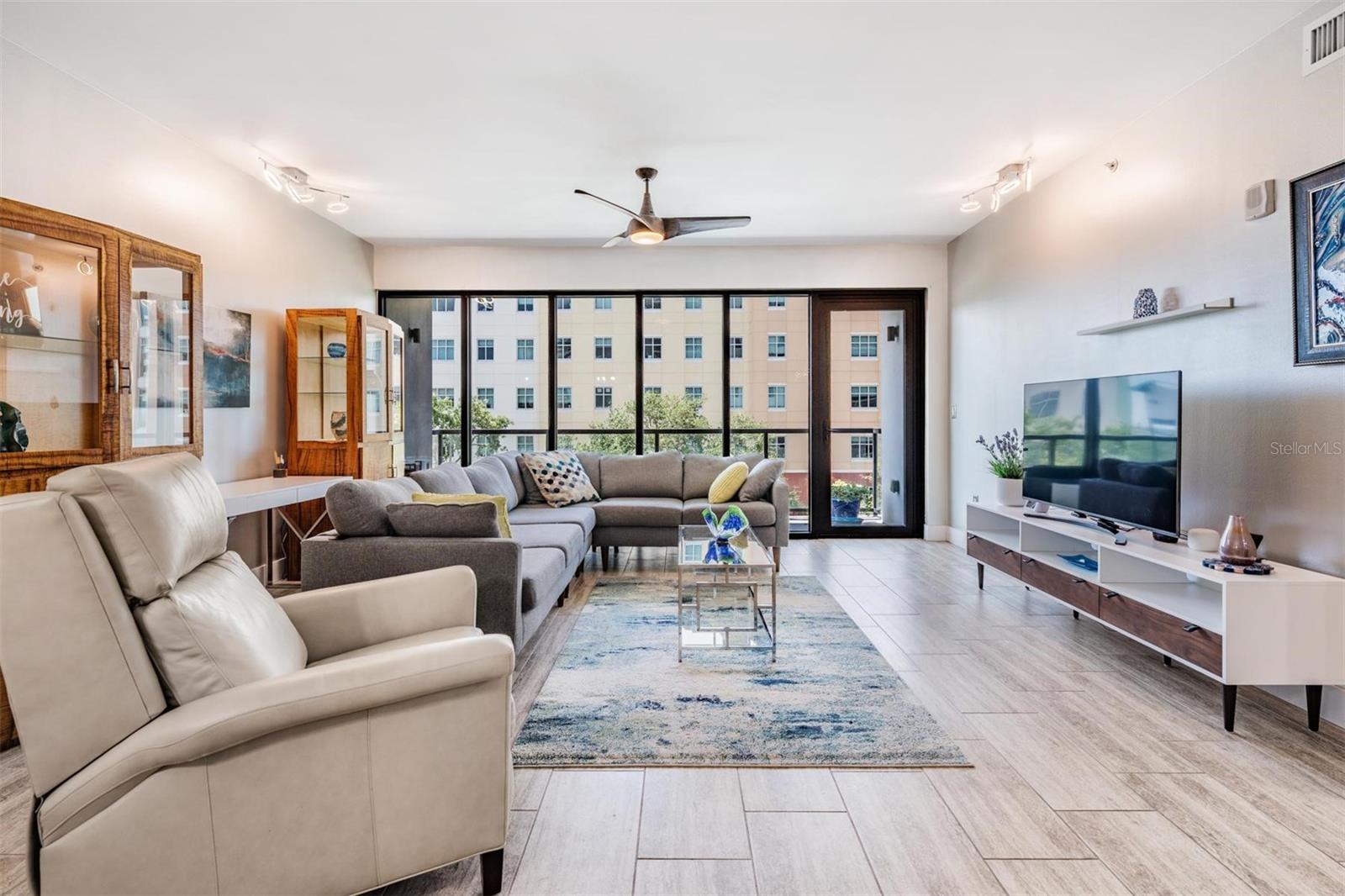 Image 8 of 66 For 199 Dali Boulevard 403