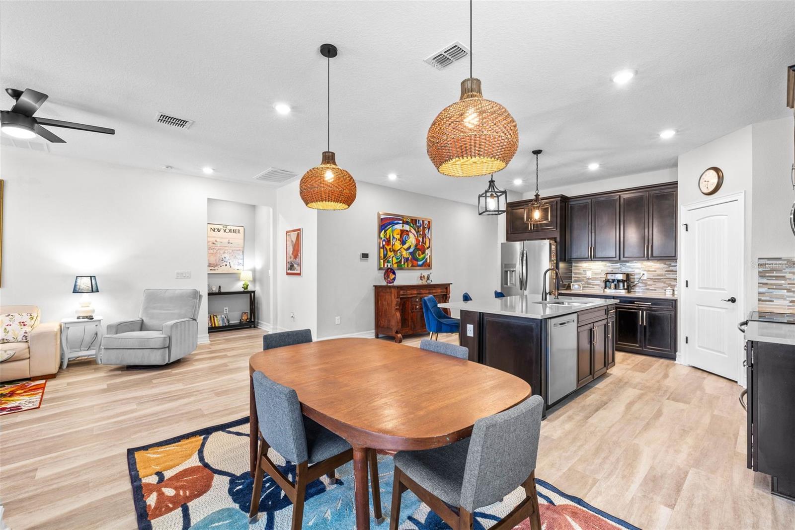 Listing photo id 10 for 34266 Radley Way
