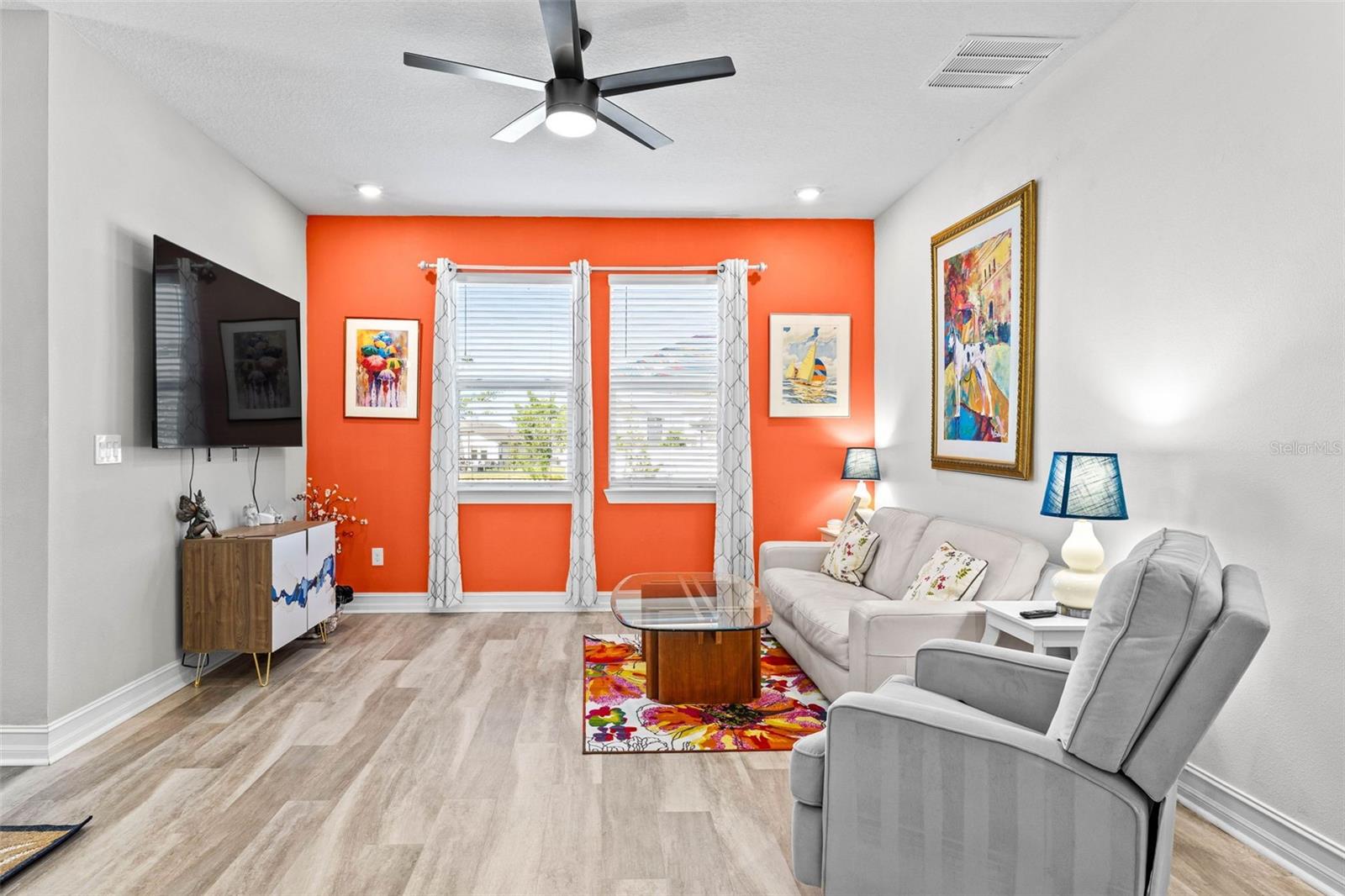 Listing photo id 12 for 34266 Radley Way