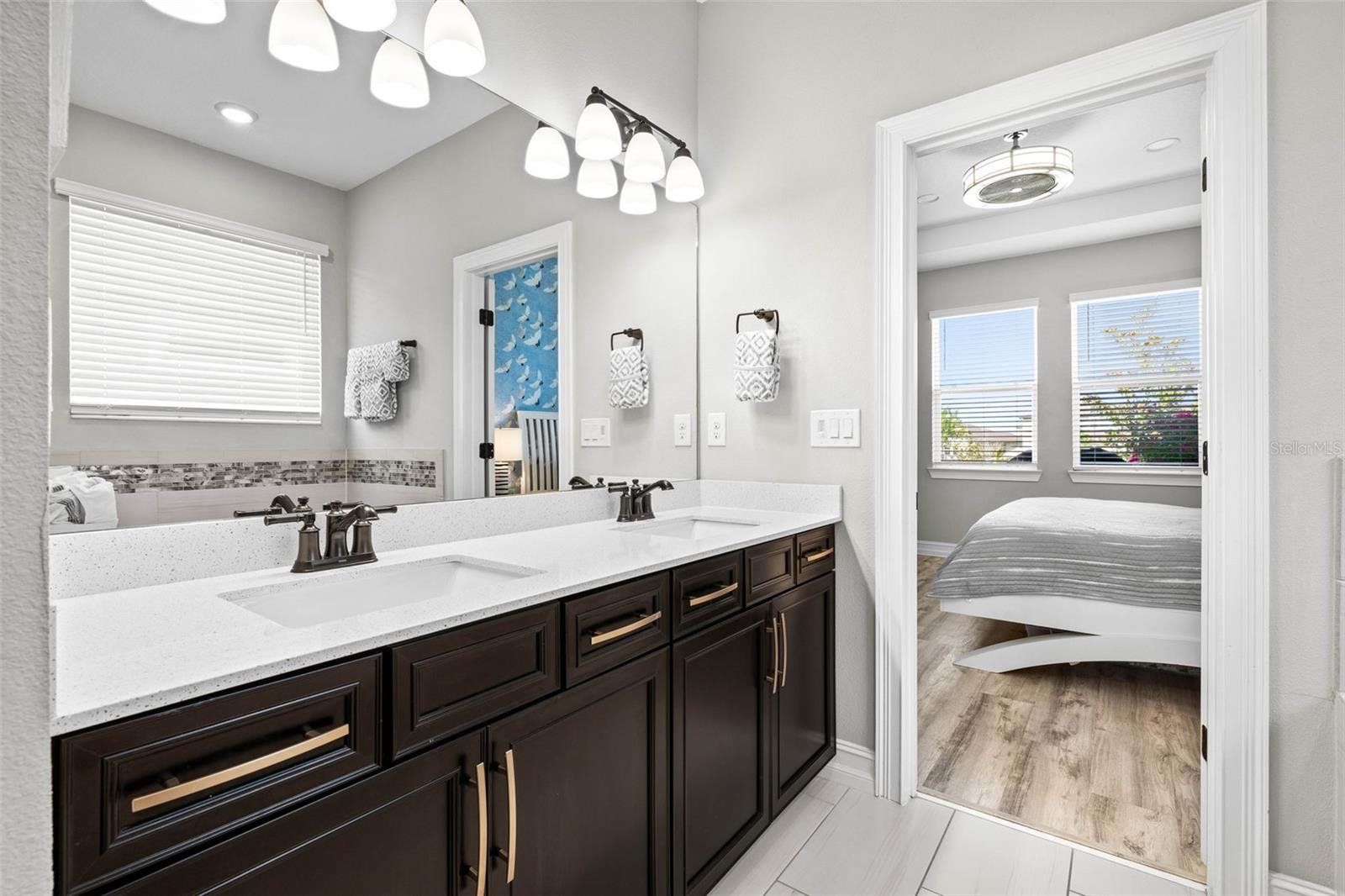 Listing photo id 16 for 34266 Radley Way